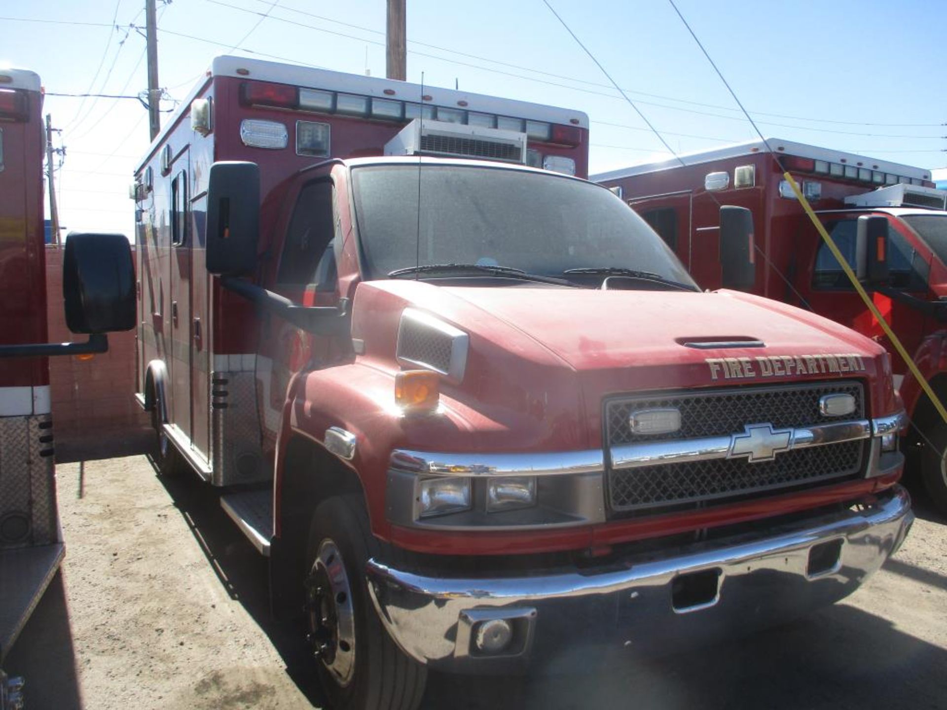 (Lot # 3927) - 2009 Chevrolet C4500 Ambulance - Image 6 of 12