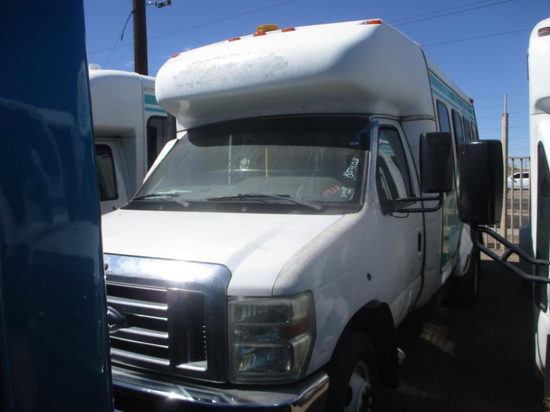 (Lot # 3938) - 2010 Ford E-Series Shuttle