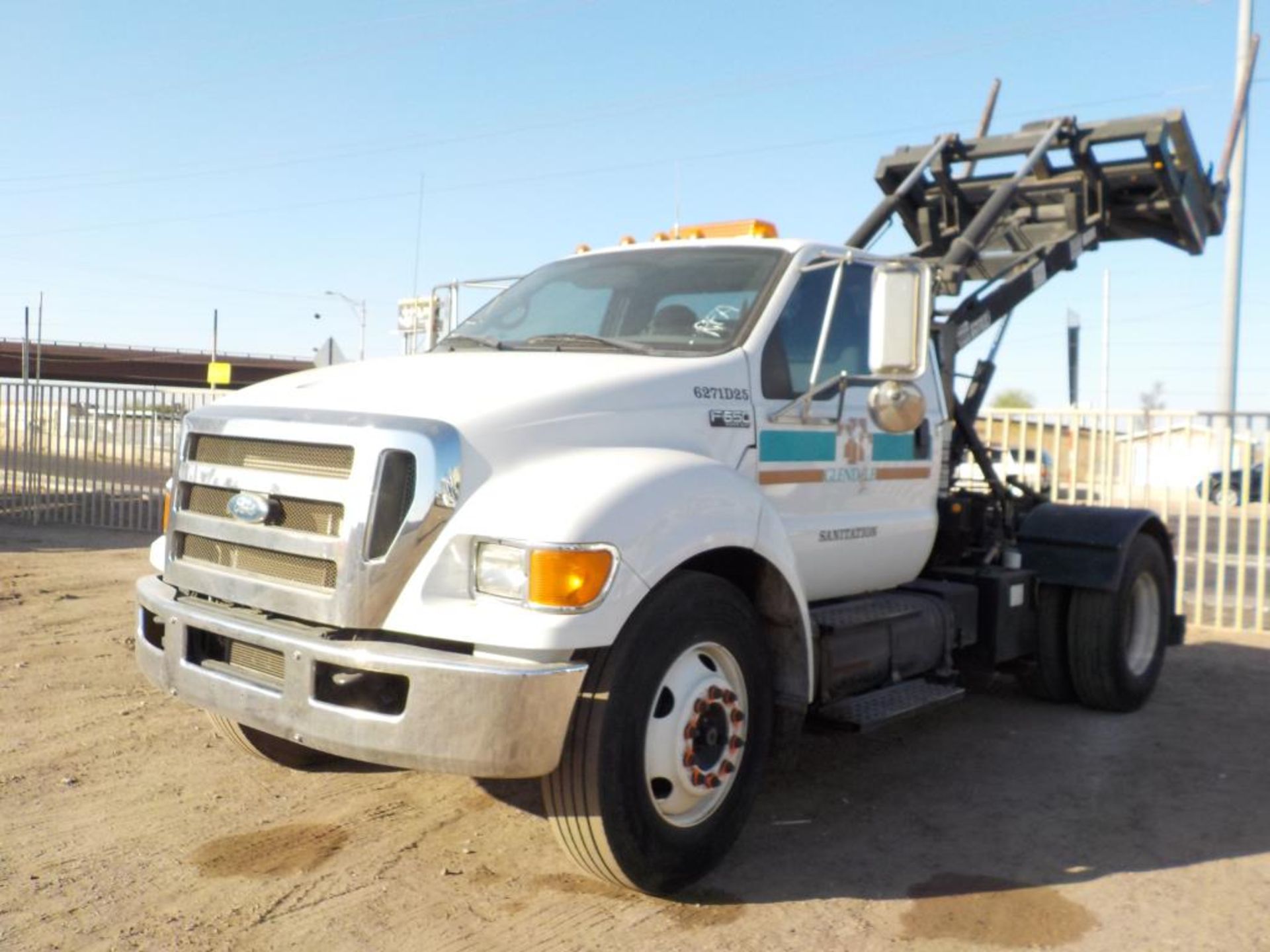 (Lot # 3945) - 2008 Ford F-650 Container Carrier