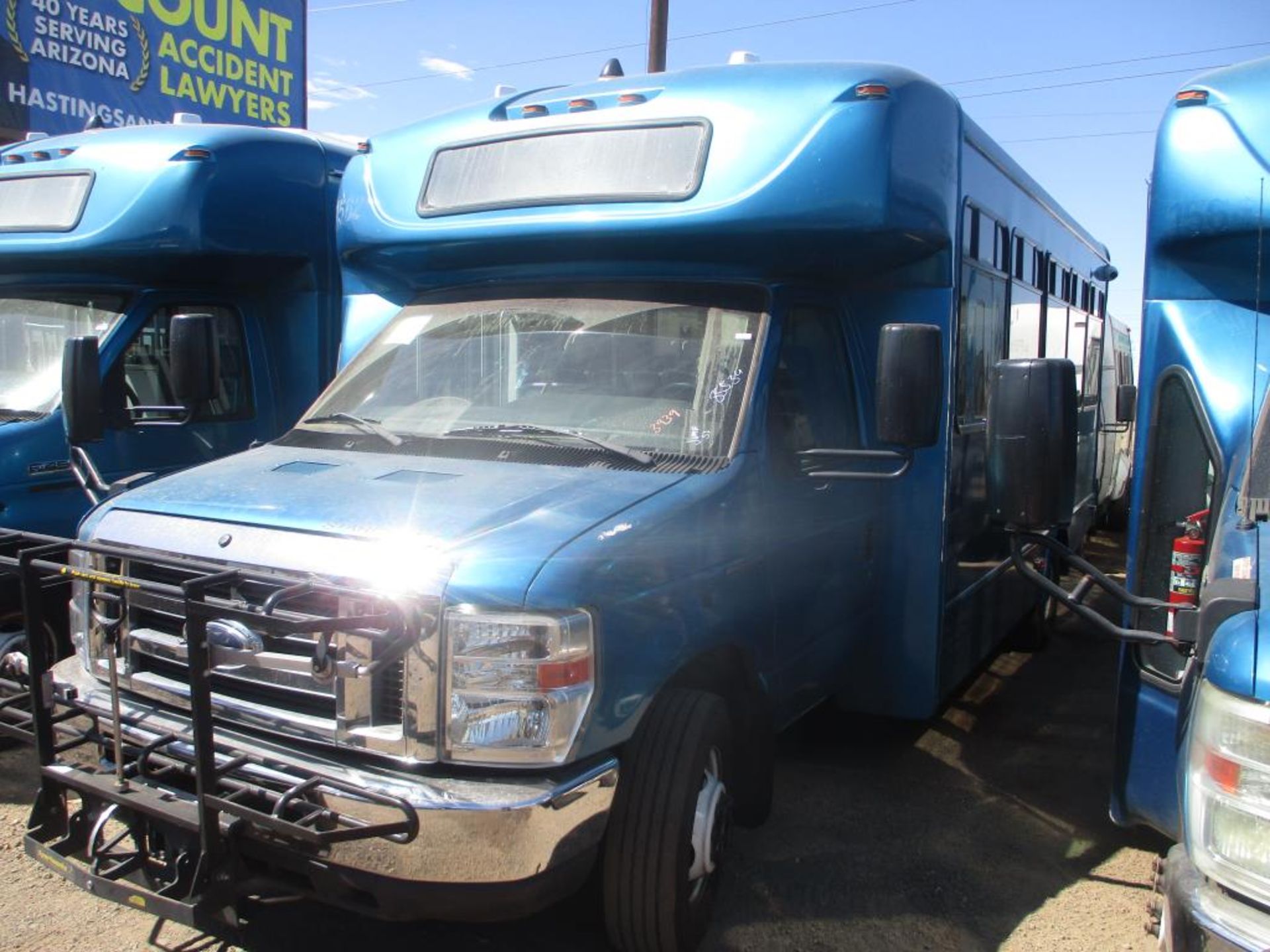 (Lot # 3939) - 2013 Ford E-450 SD Shuttle Bus