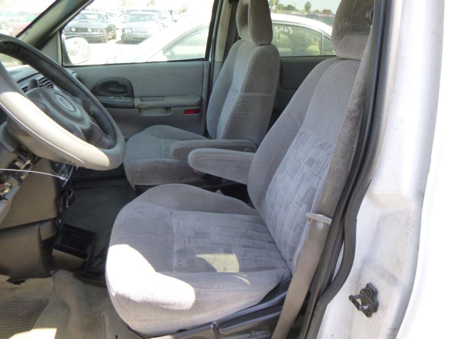 (Lot # 3411) 2004 Pontiac Montana - Image 11 of 15