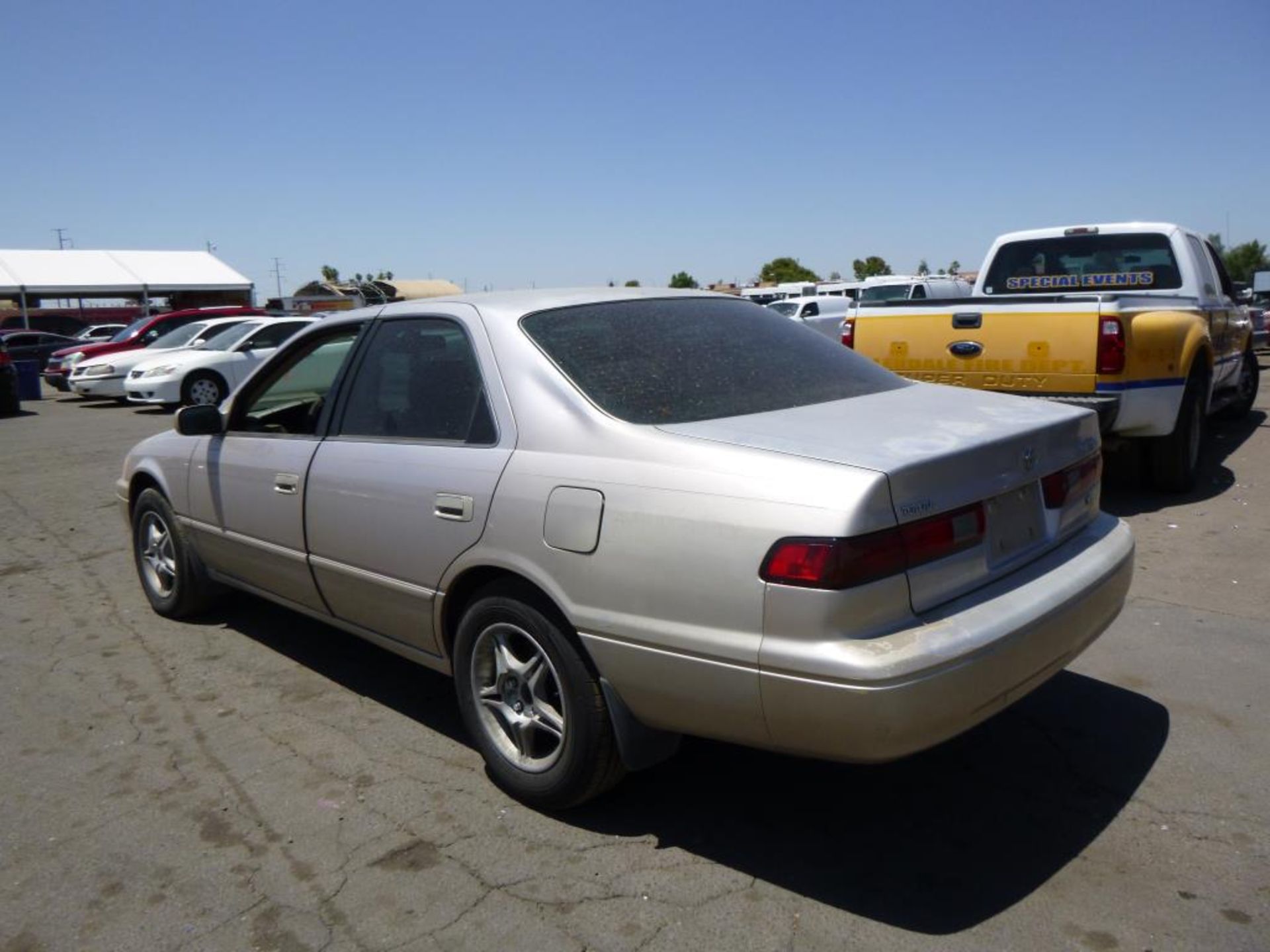 (Lot # 3306) 1997 Toyota Camry - Image 3 of 15