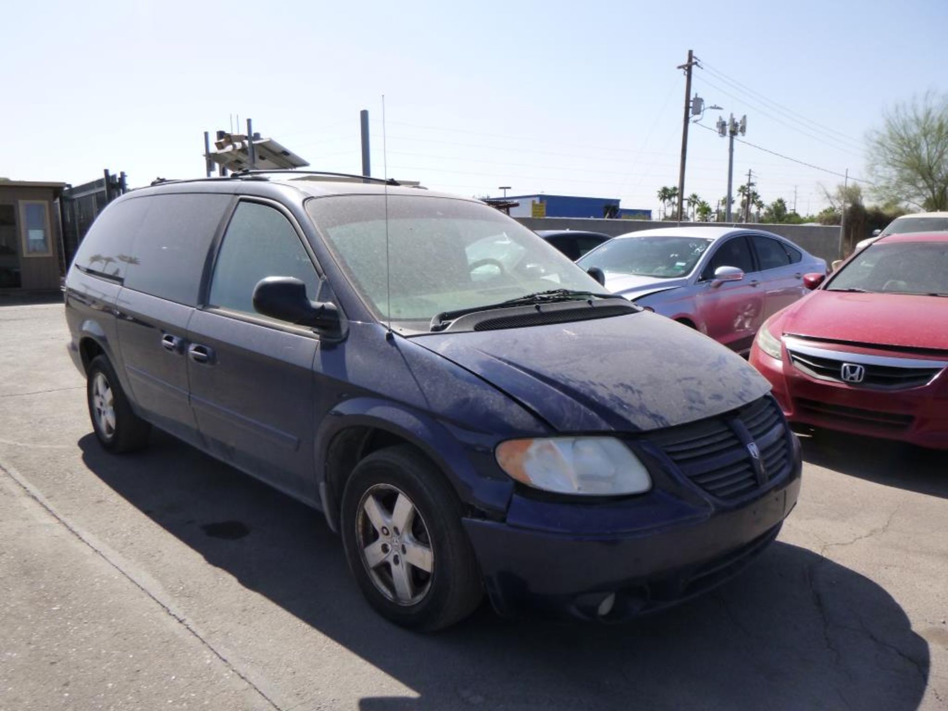 (Lot # 3424) 2005 Dodge Grand Caravan - Image 4 of 14