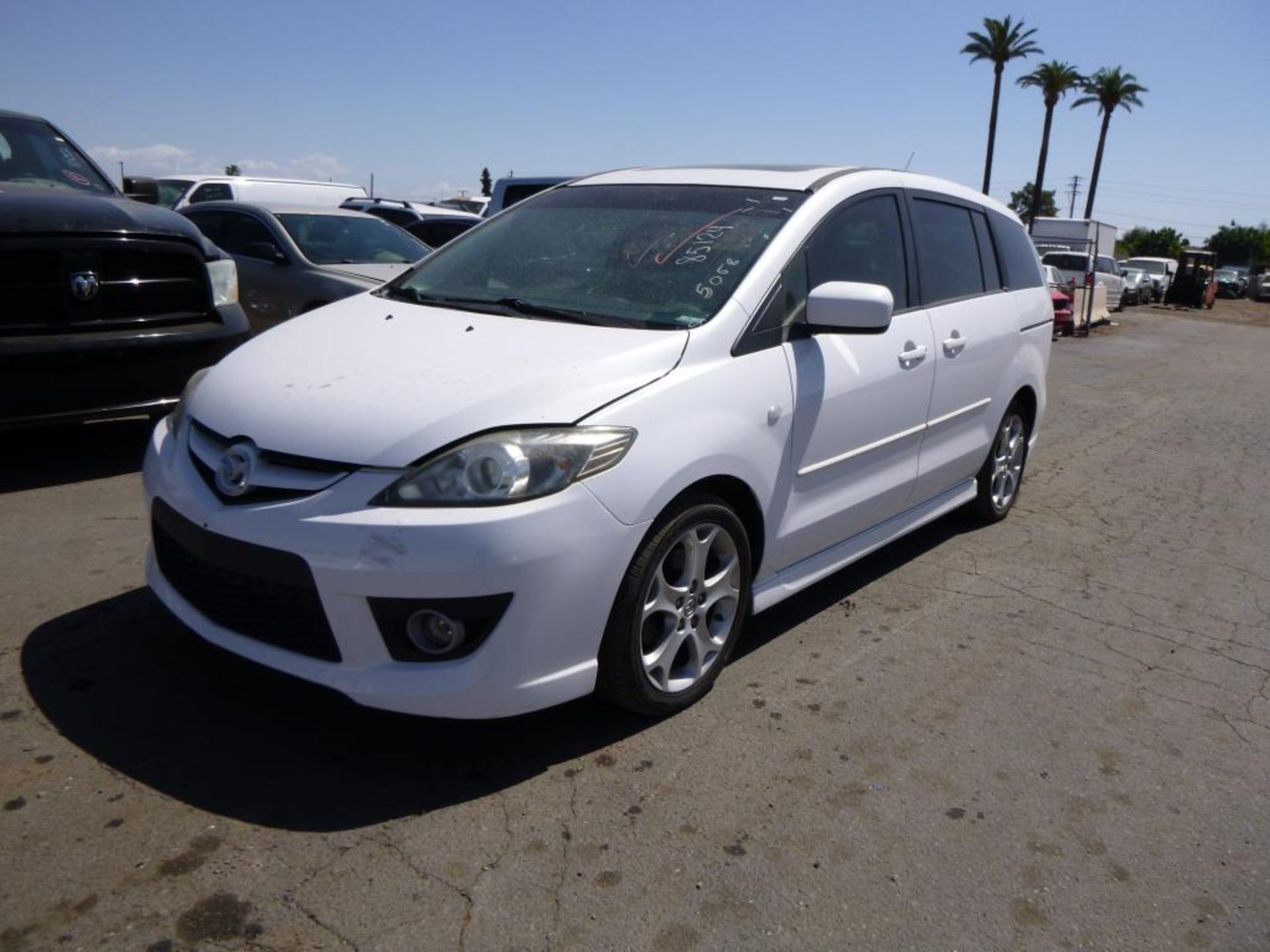 (Lot # 3330) 2009 Mazda Mazda5