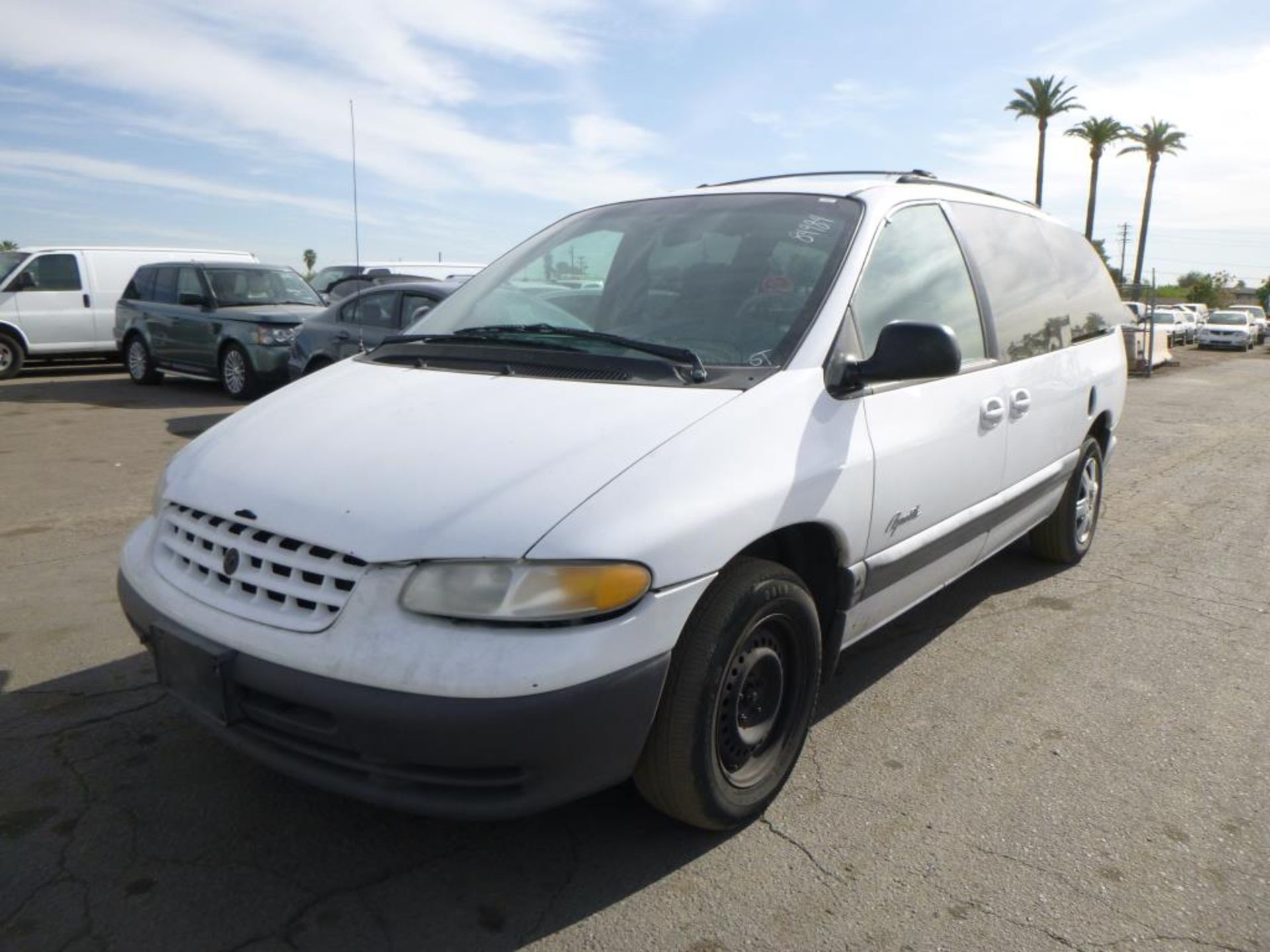 (Lot # 3478) 1999 Plymouth Grand Voyager