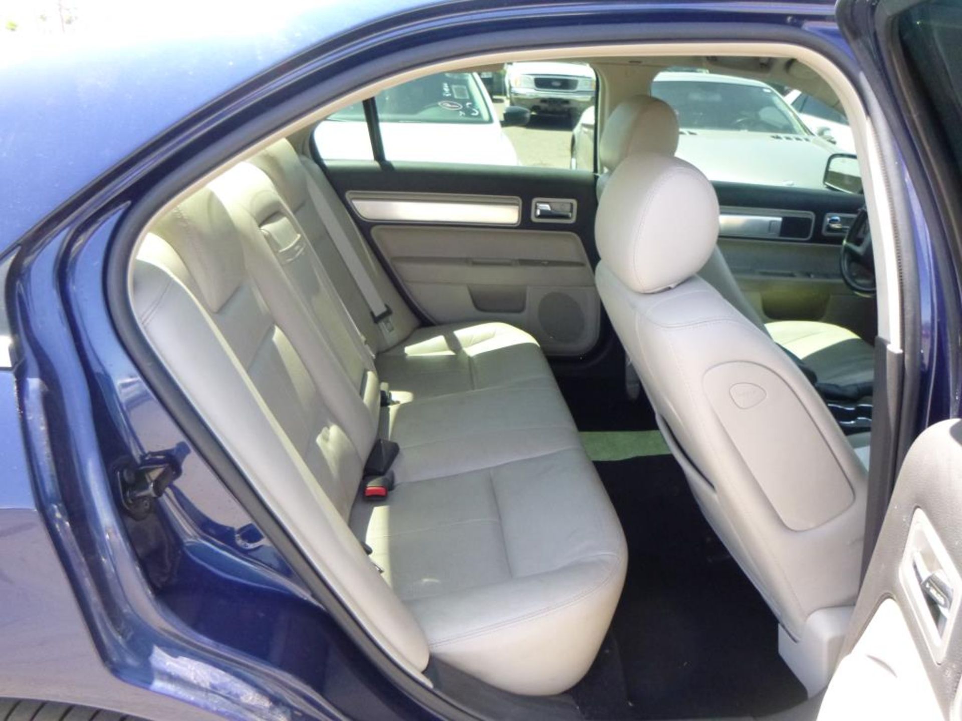 (Lot # 3340) 2007 Lincoln MKZ - Image 9 of 14