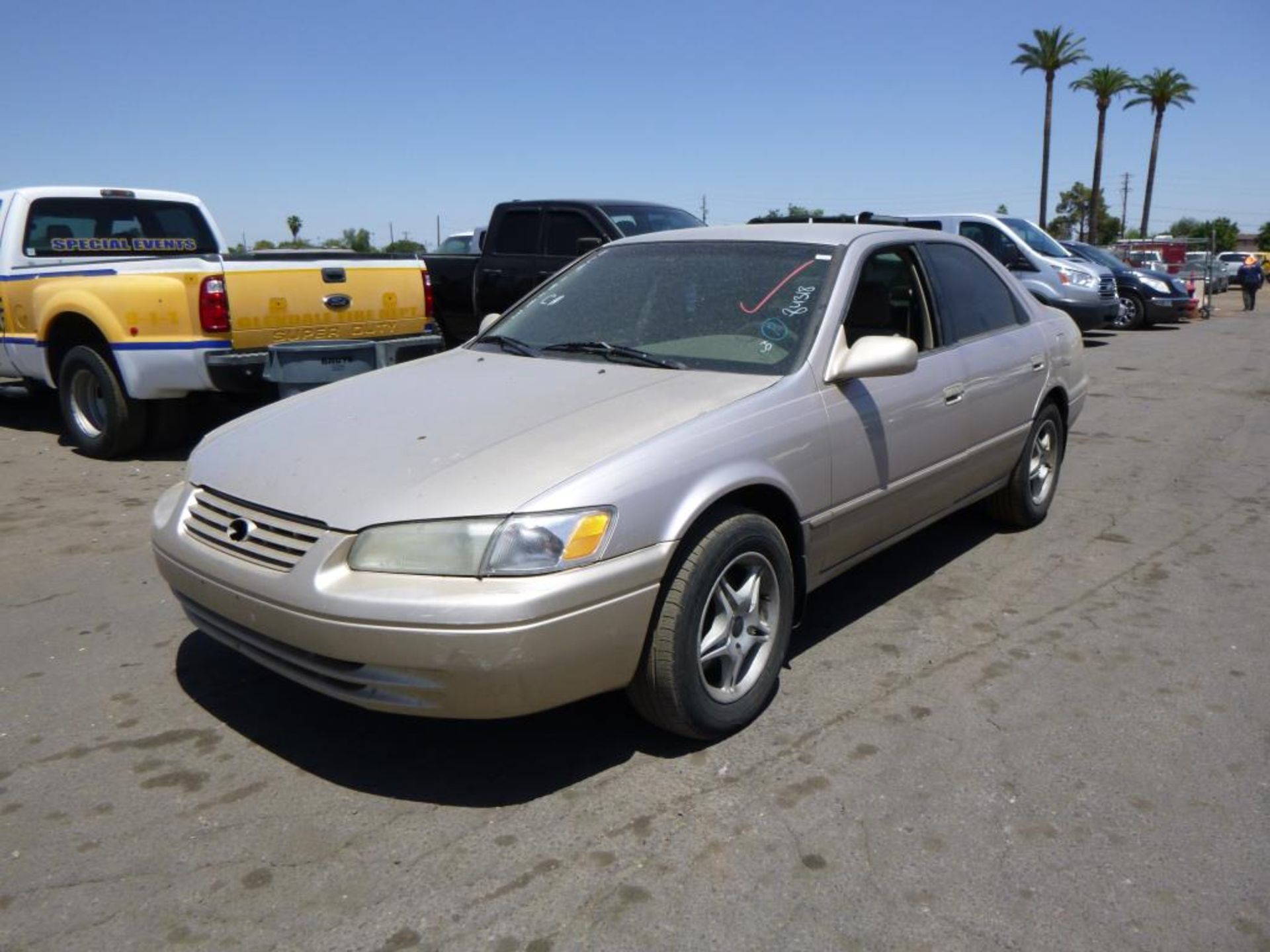 (Lot # 3306) 1997 Toyota Camry