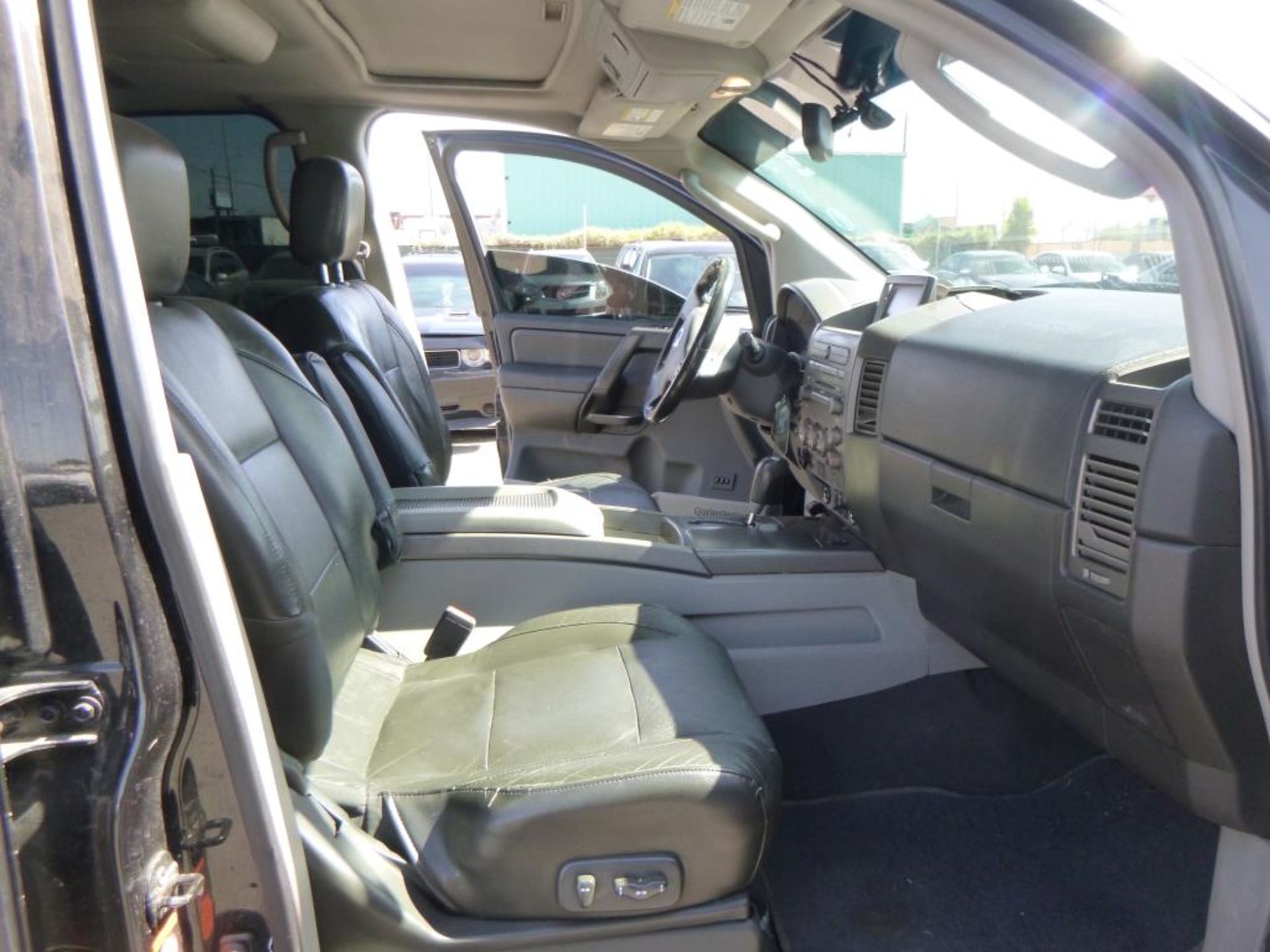 (Lot # 3347) 2004 Nissan Armada - Image 11 of 16