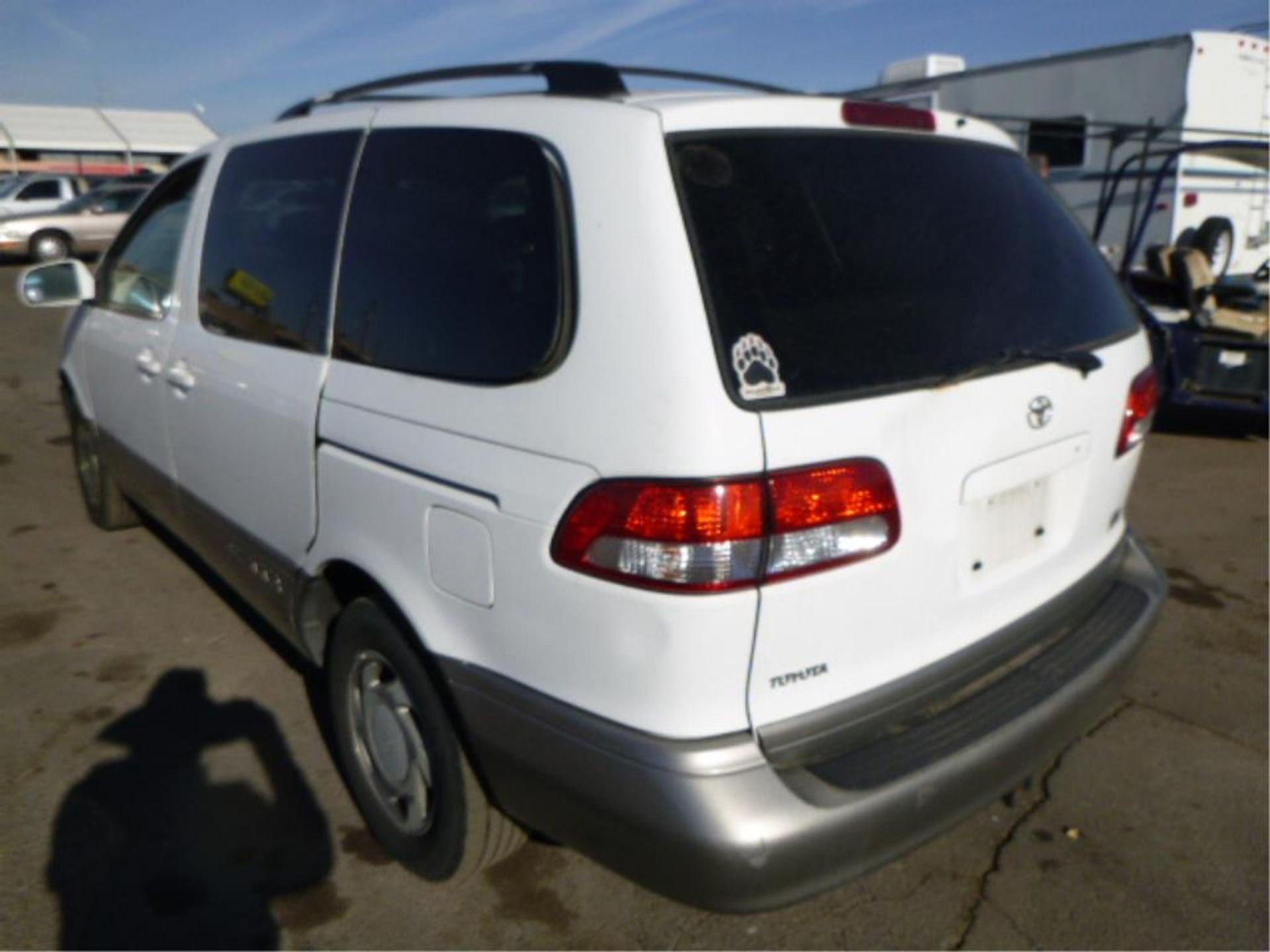 (Lot # 3462) 2003 Toyota Sienna - Image 5 of 15