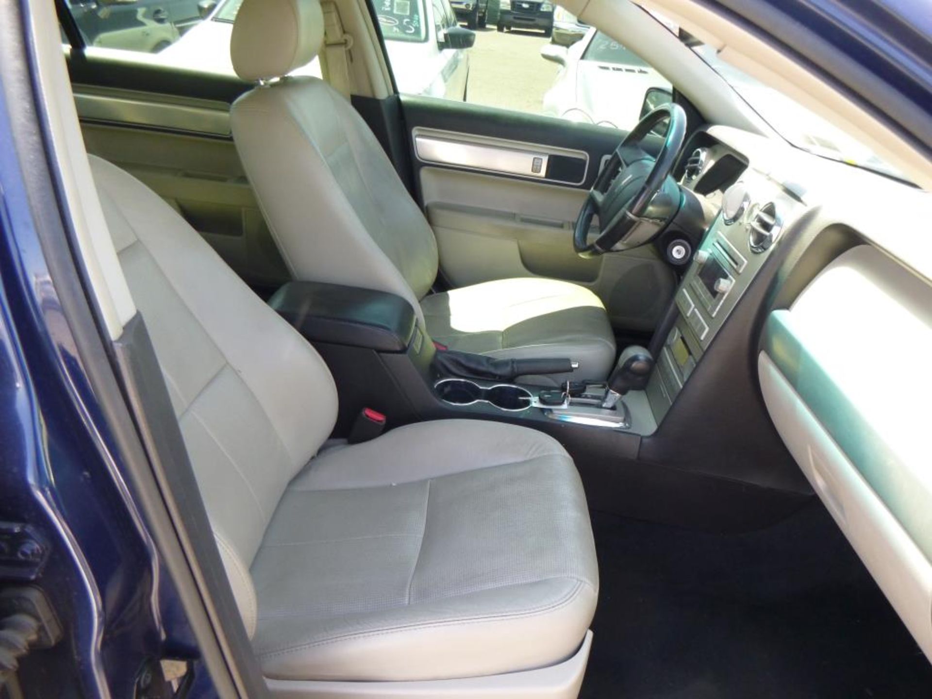 (Lot # 3340) 2007 Lincoln MKZ - Image 10 of 14