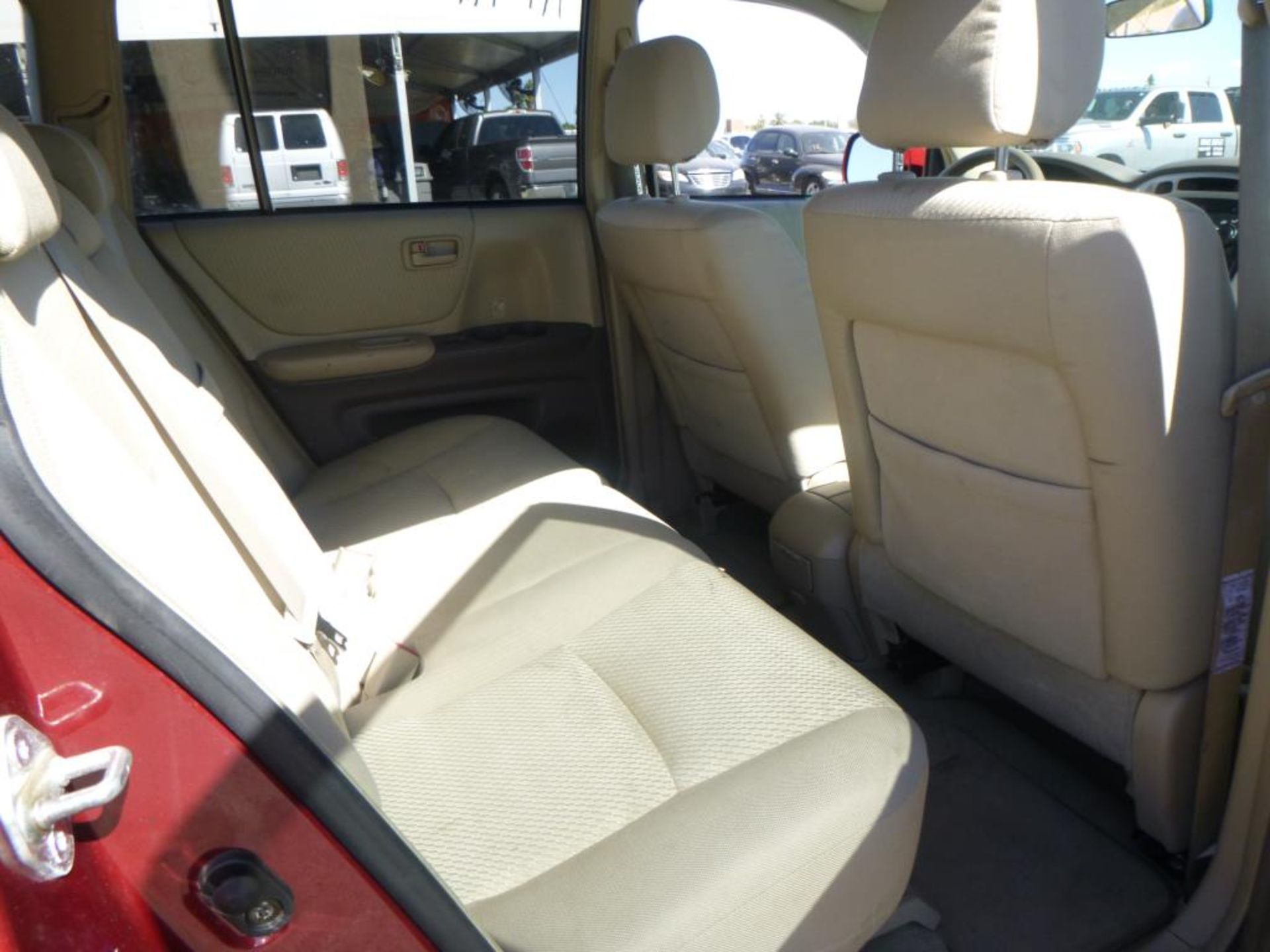 (Lot # 3358) 2005 Toyota Highlander - Image 7 of 11