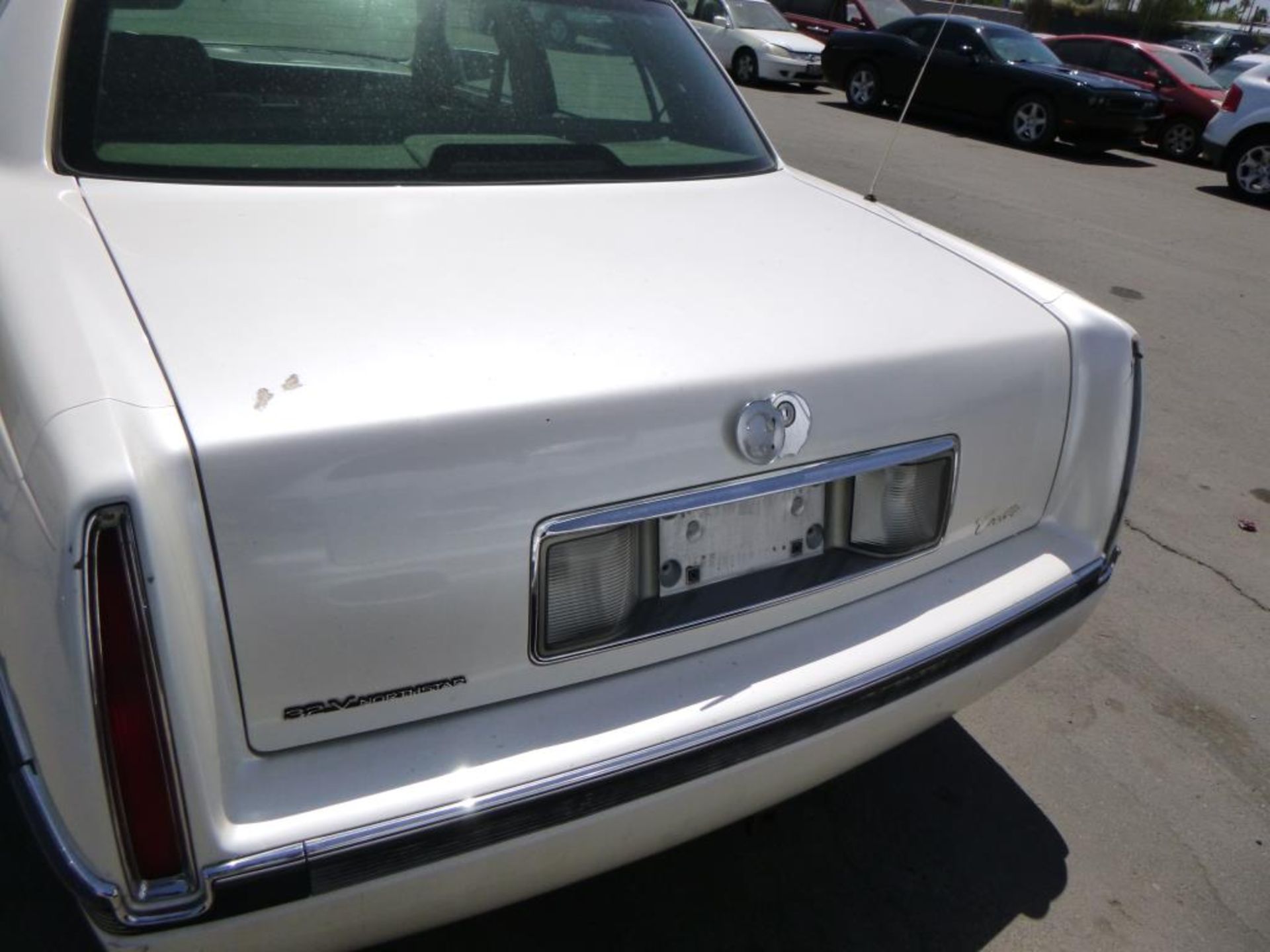 (Lot # 3323) 1994 Cadillac Deville - Image 7 of 13