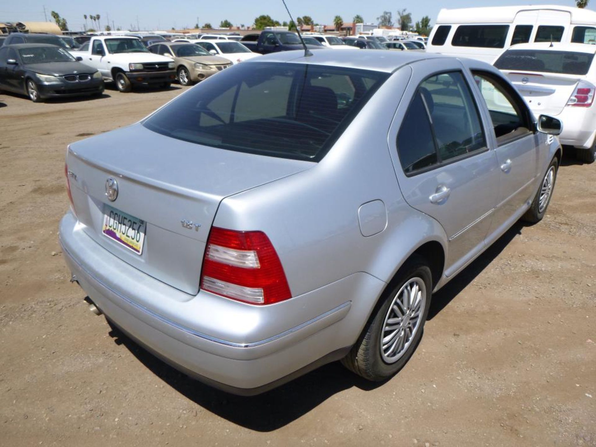 (Lot # 3463) 2004 Volkswagen Jetta - Image 4 of 14