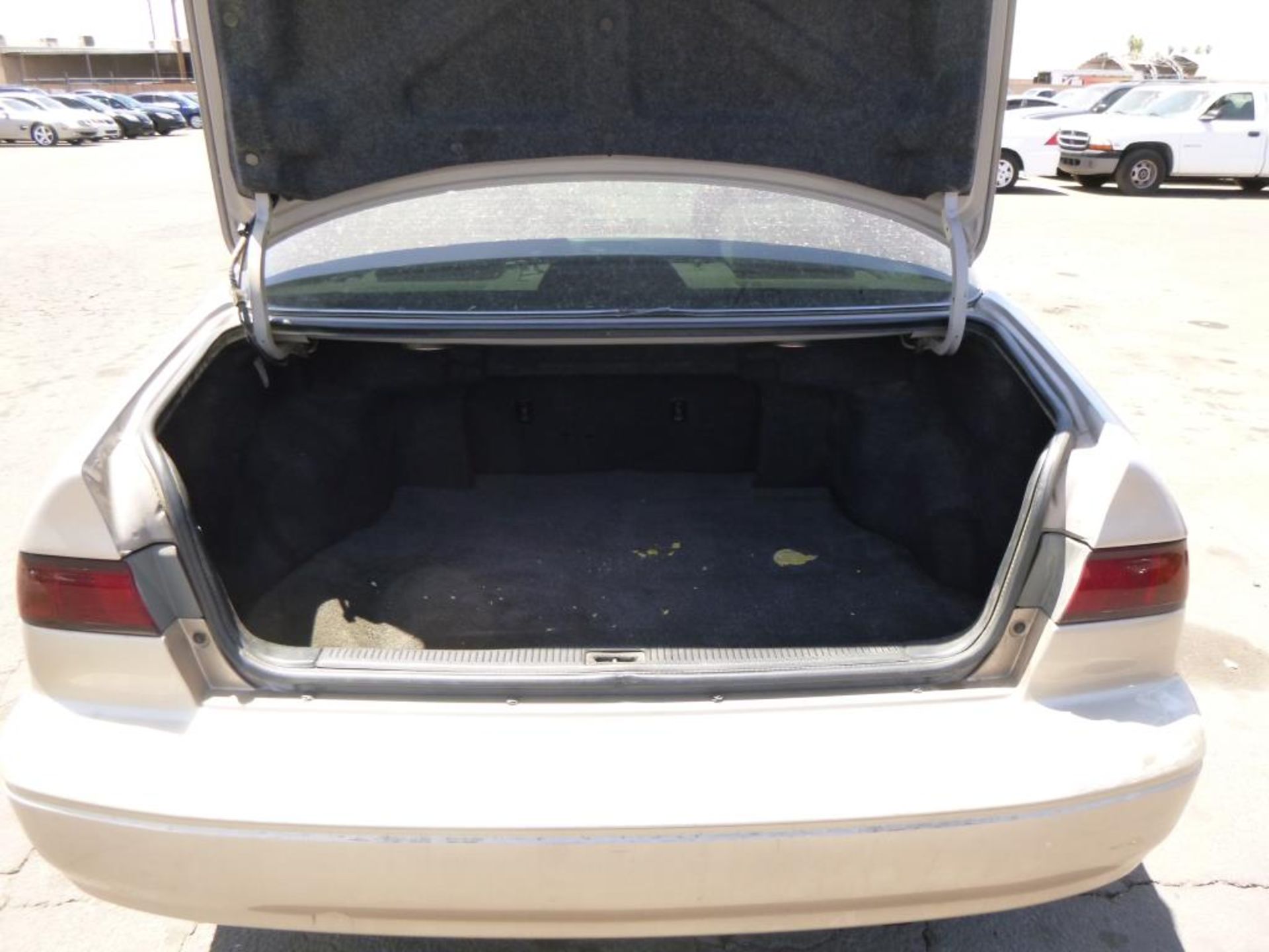 (Lot # 3306) 1997 Toyota Camry - Image 7 of 15