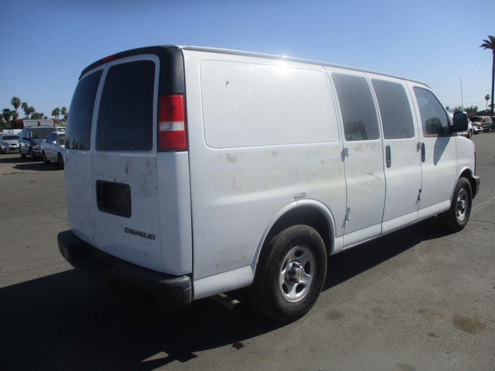 (Lot # 3466) 2006 Chevrolet Express G1500 Cargo Van - Image 3 of 11