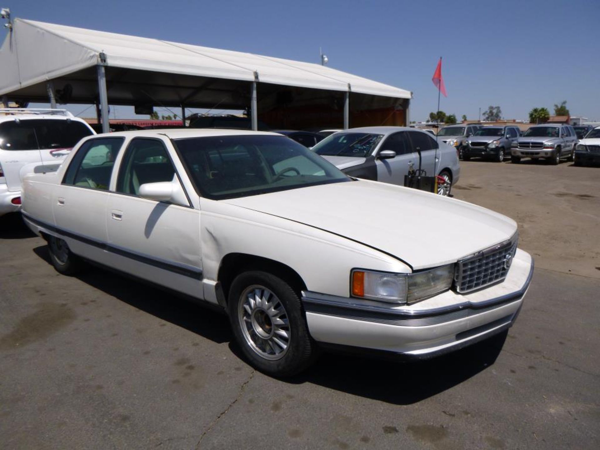 (Lot # 3323) 1994 Cadillac Deville - Image 5 of 13