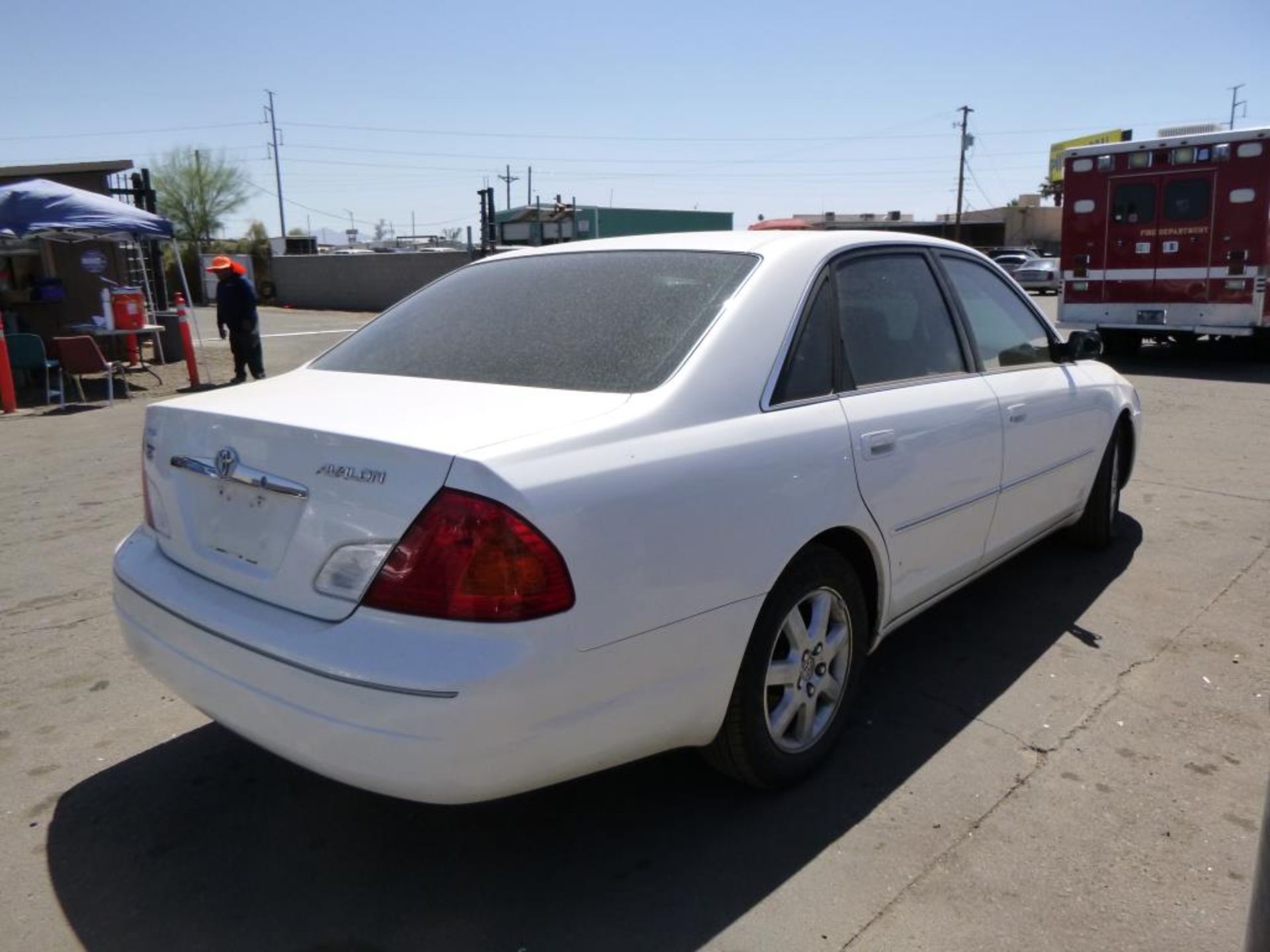 (Lot # 3313) 2000 Toyota Avalon - Image 4 of 14