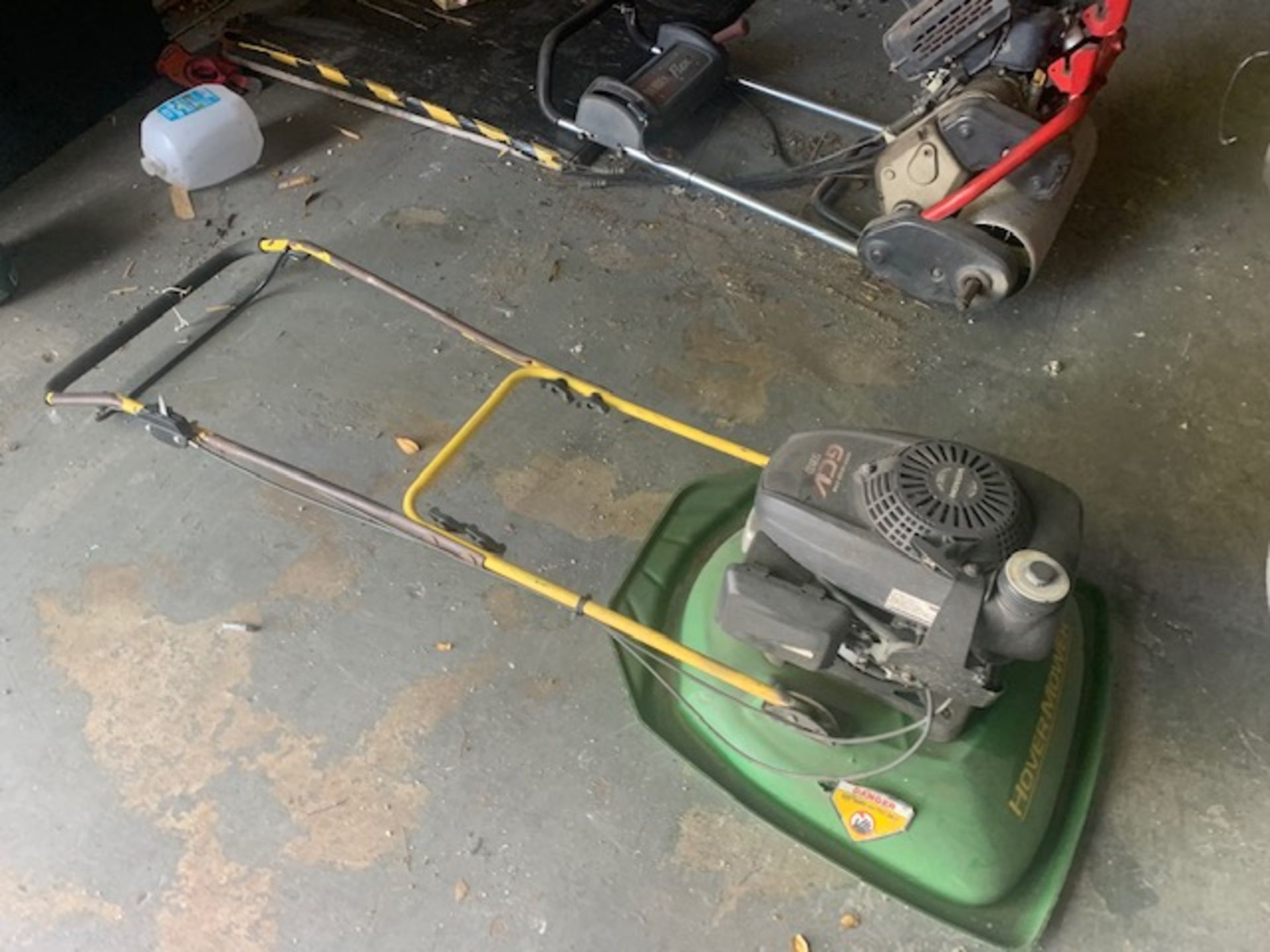 ASSORTED PIECES - 2- GREENSMASTERS / 1- HOVER MOWER / 1- GIANT-VAC - Image 3 of 4