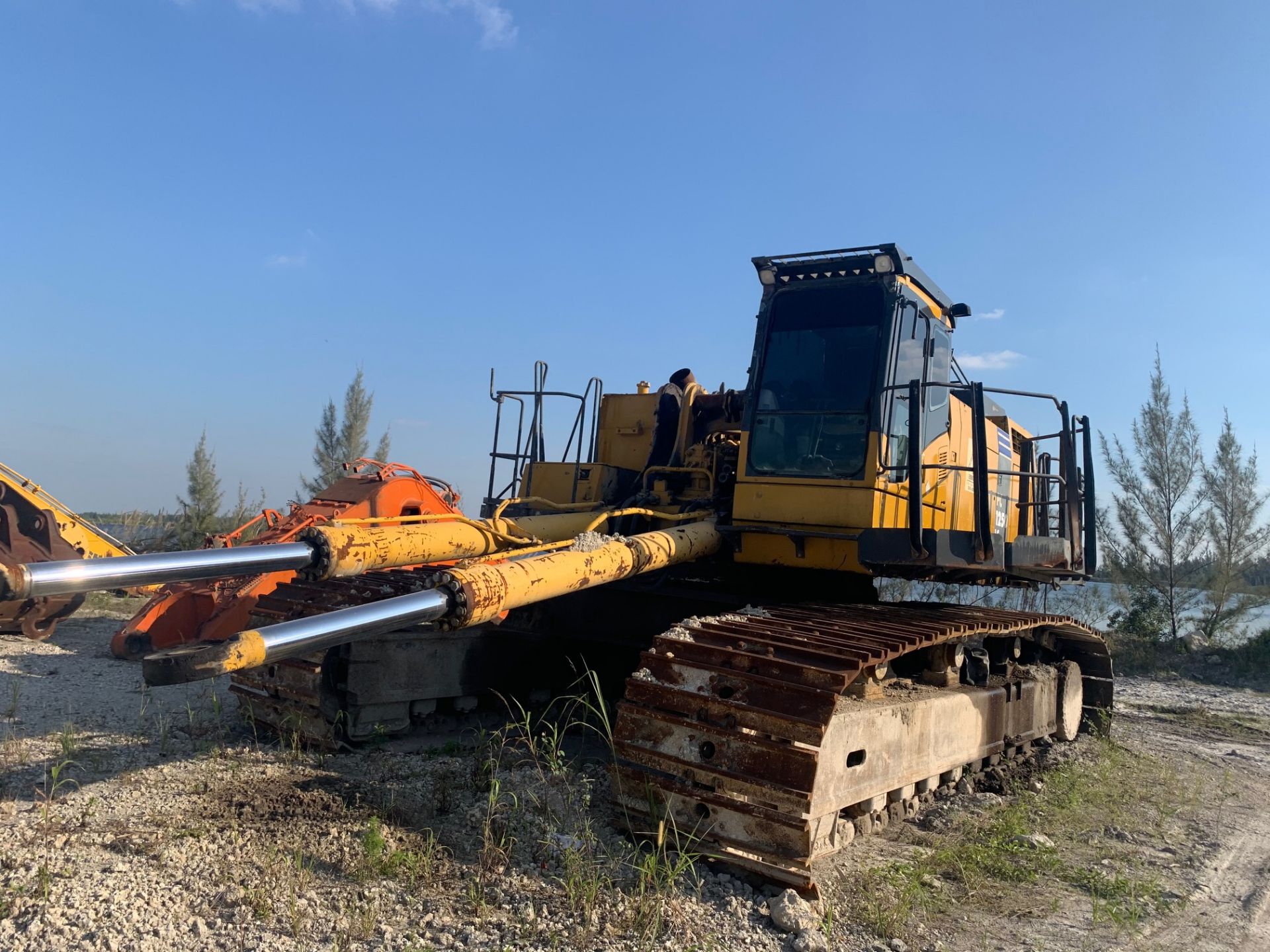 KOMATSU PC1250LC HYDRAULIC EXCAVATOR - Image 2 of 6