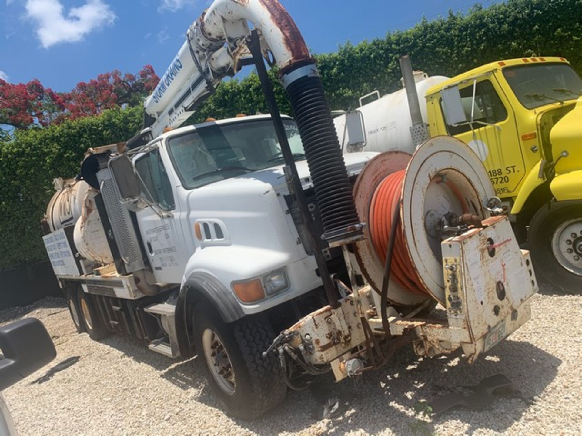 2006 STERLING PUMP TRUCK - VIN #2FZHATDC86AU28887 - WHITE - DIESEL - DUAL TANKS - FULL AIR BRAKES -