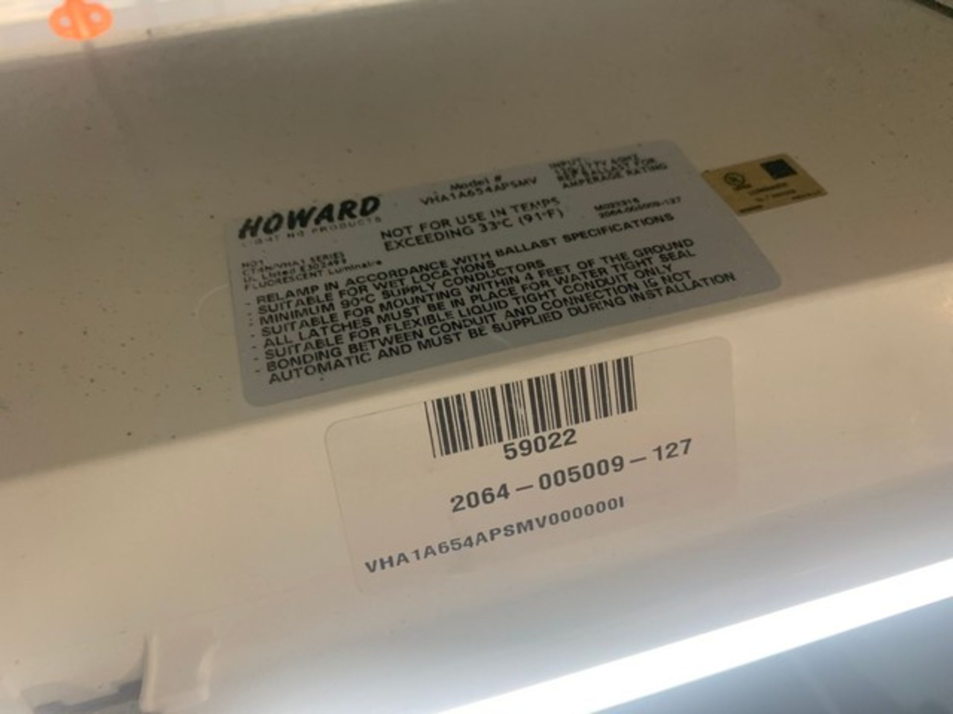 ASSORTED HOWARD FLUORESCENT LIGHTS VHA1A654-APSMV - Image 3 of 3