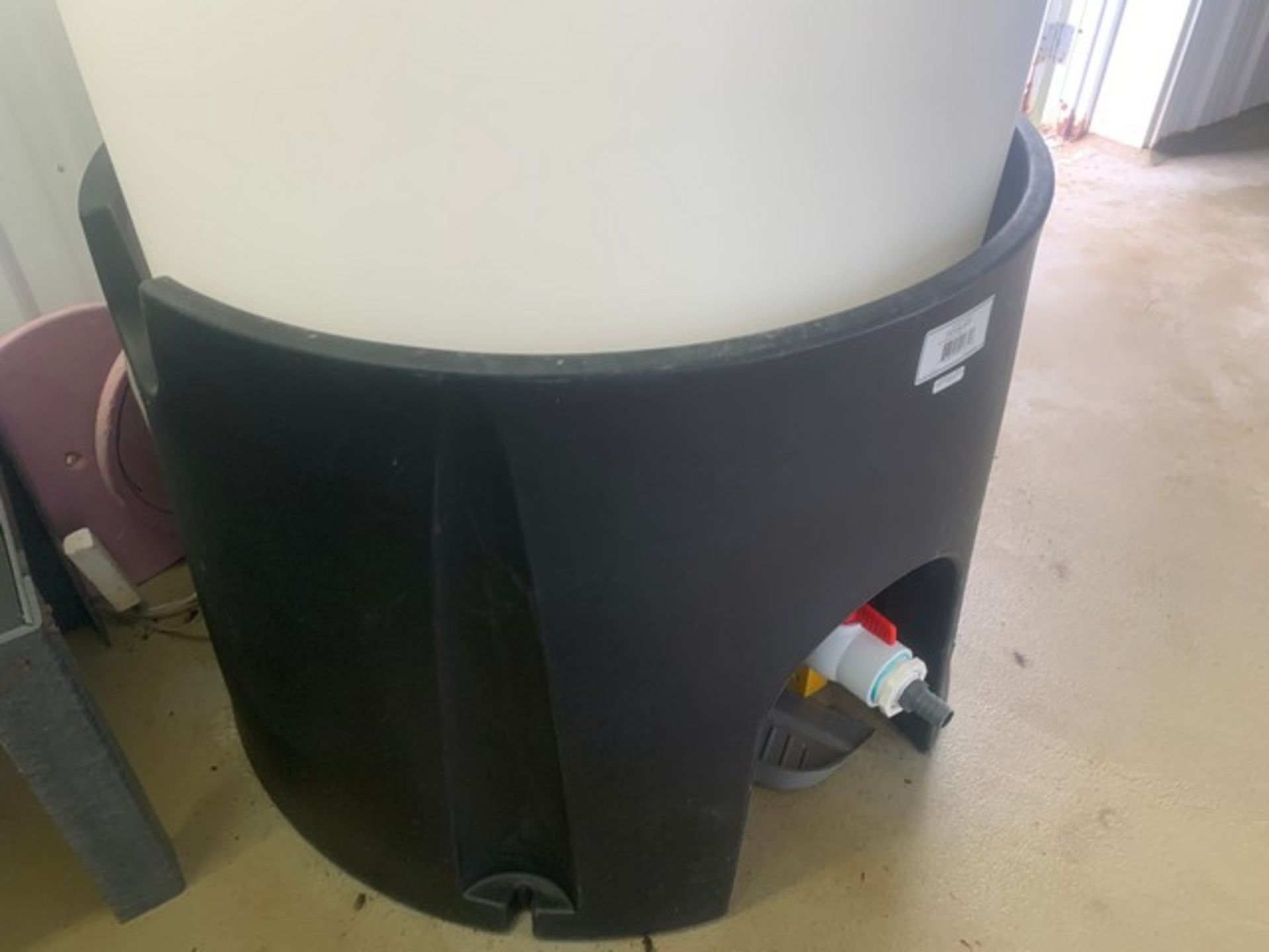 200 GALLON TANK WITH STAND - Image 2 of 4