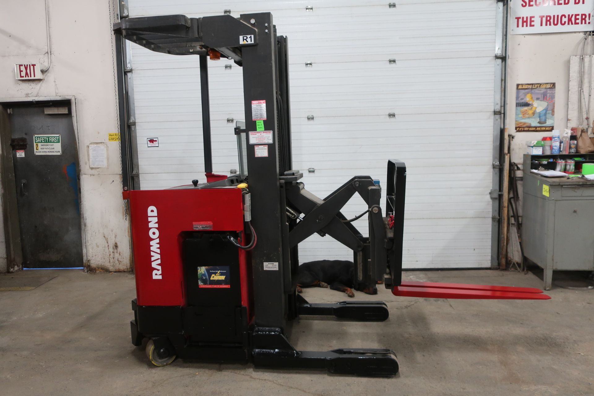 FREE CUSTOMS - Raymond Reach Truck Pallet Lifter 5000lbs capacity REACH TRUCK electric with