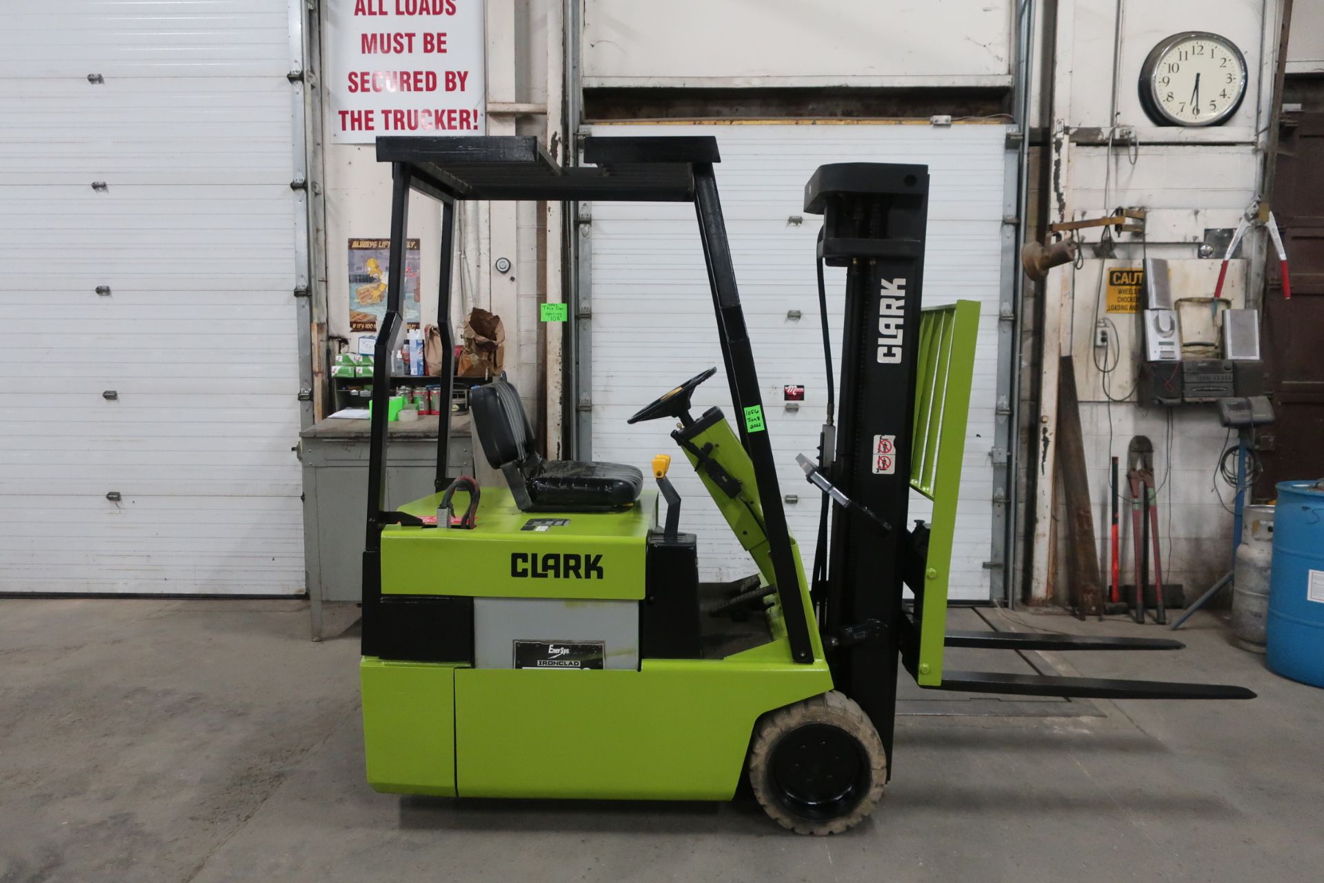 FREE CUSTOMS - Clark 3100lbs Capacity 3-wheel Forklift Electric with 3-stage mast with sideshift