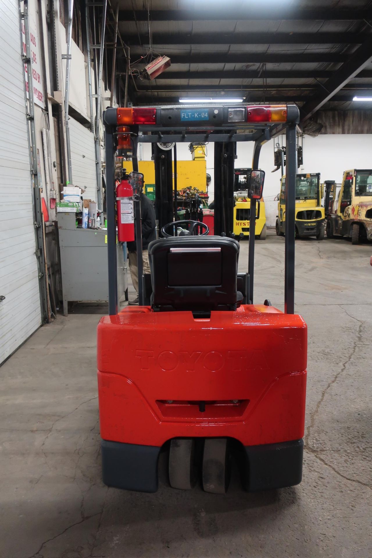 FREE CUSTOMS - Toyota 4000lbs Capacity 3-wheel Forklift Electric with 3-stage mast with sideshift - Image 3 of 3
