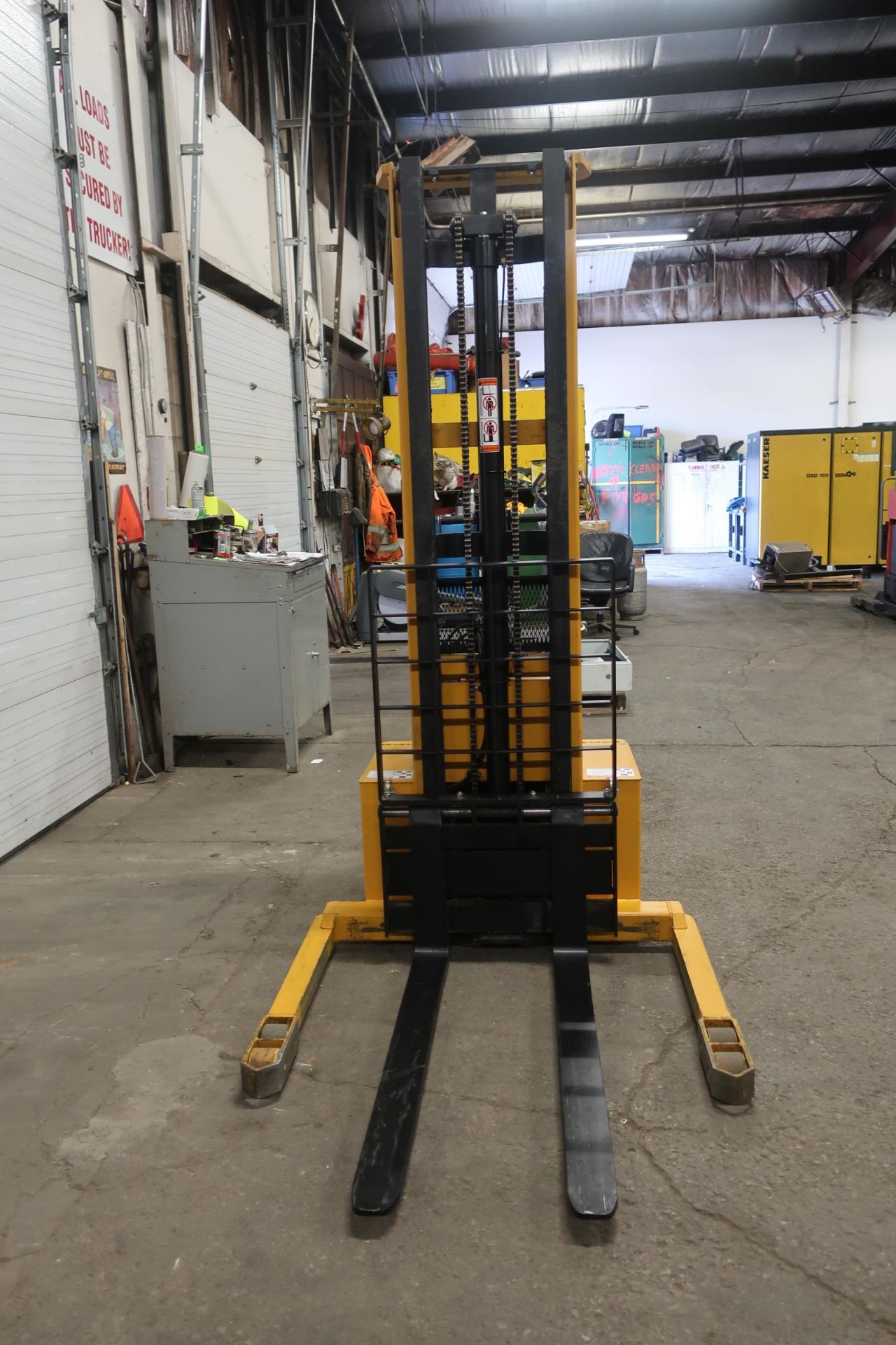 BIG JOE Walk Behind Powered Pallet Cart Walkie Lift unit 3000lbs capacity LOW HOURS - Image 2 of 2