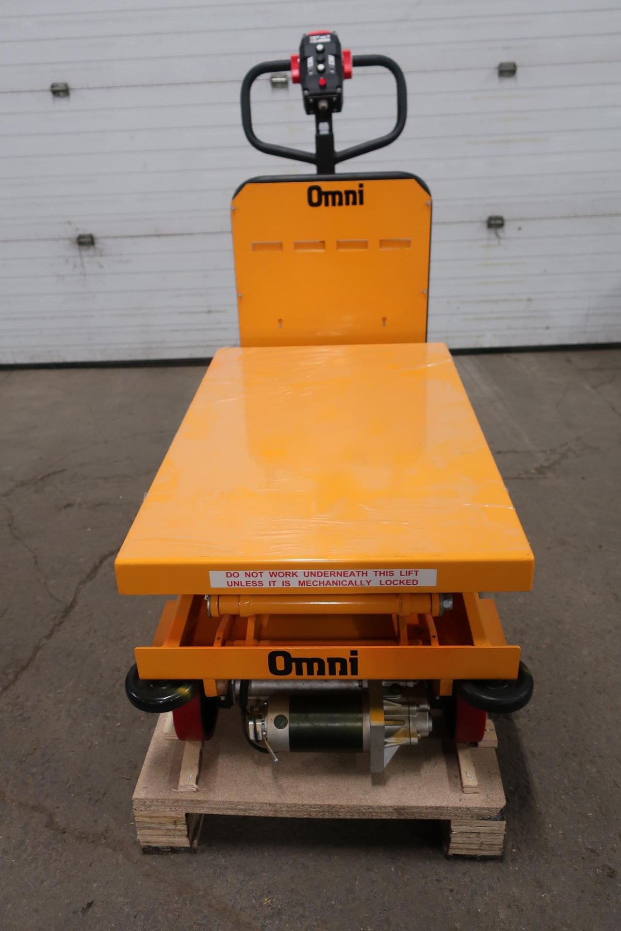 MINT Omni Motorized Lift Table Platform 500kg / 1100lbs capacity and 1720mm / 68" Lift Height UNUSED - Image 3 of 3