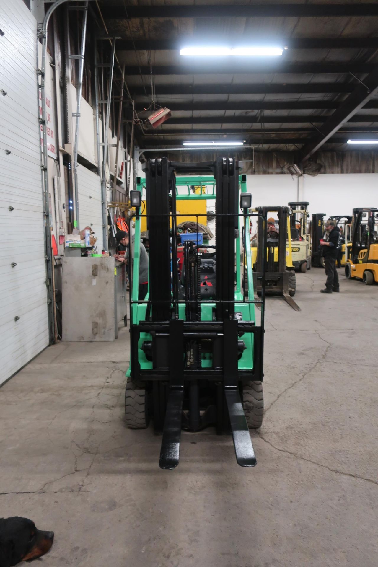 FREE CUSTOMS - Mitsubishi 3200lbs Capacity 3-wheel Forklift Electric with 3-stage mast with - Image 3 of 3