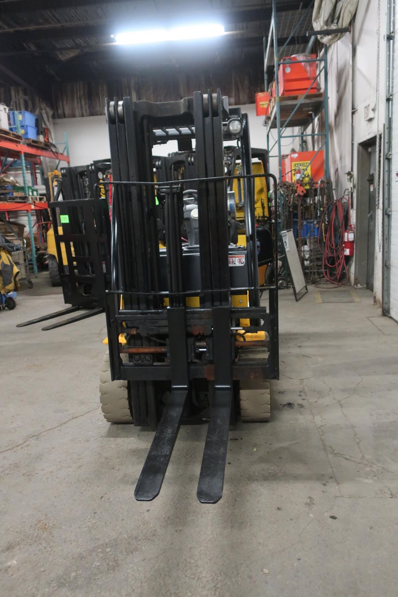 FREE CUSTOMS - 2015 Yale 5500lbs Capacity Forklift LPG (propane) with 3-stage mast with sideshift ( - Image 2 of 2
