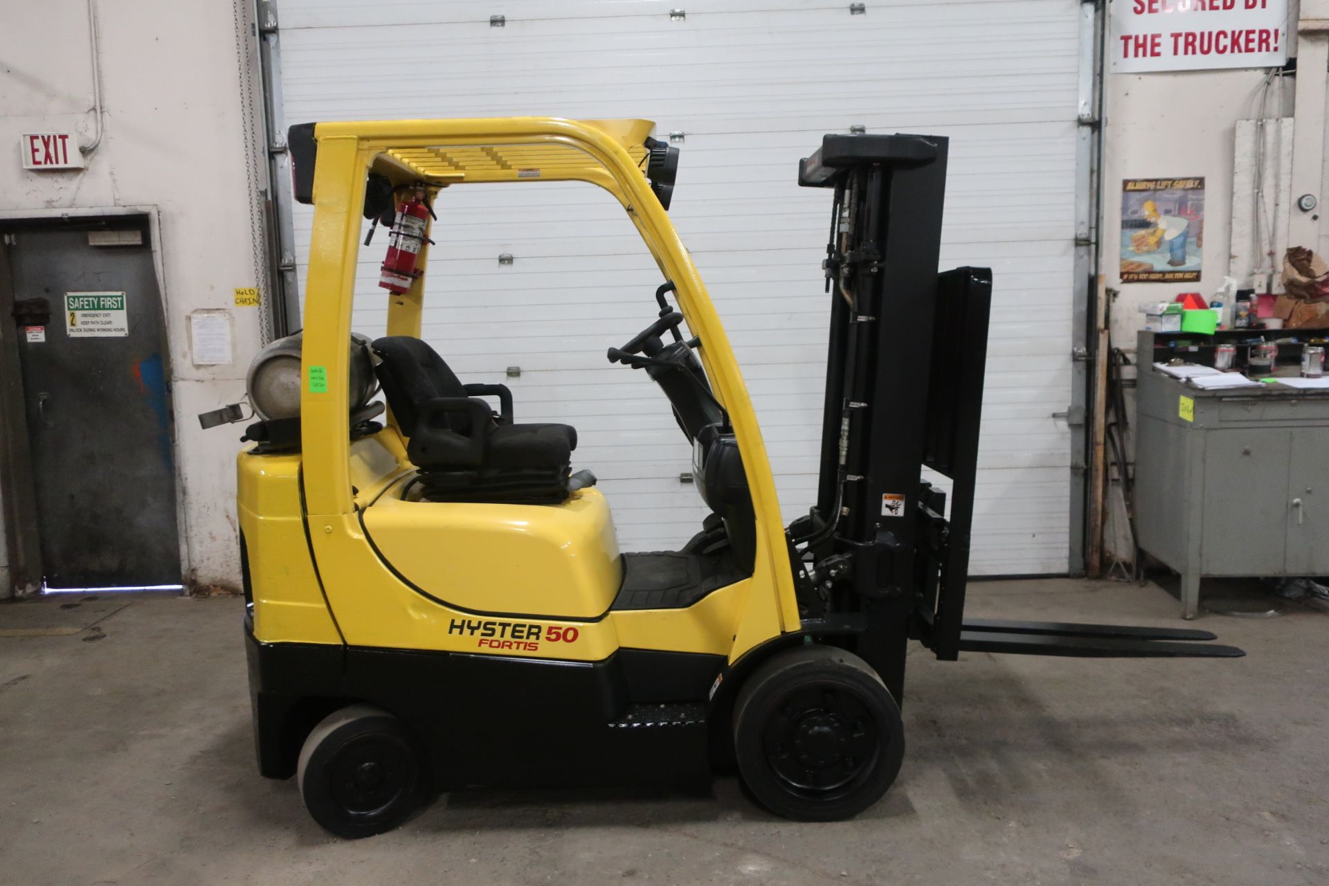 FREE CUSTOMS - 2012 Hyster 5000lbs Capacity Forklift LPG (propane) with 3-stage mast with