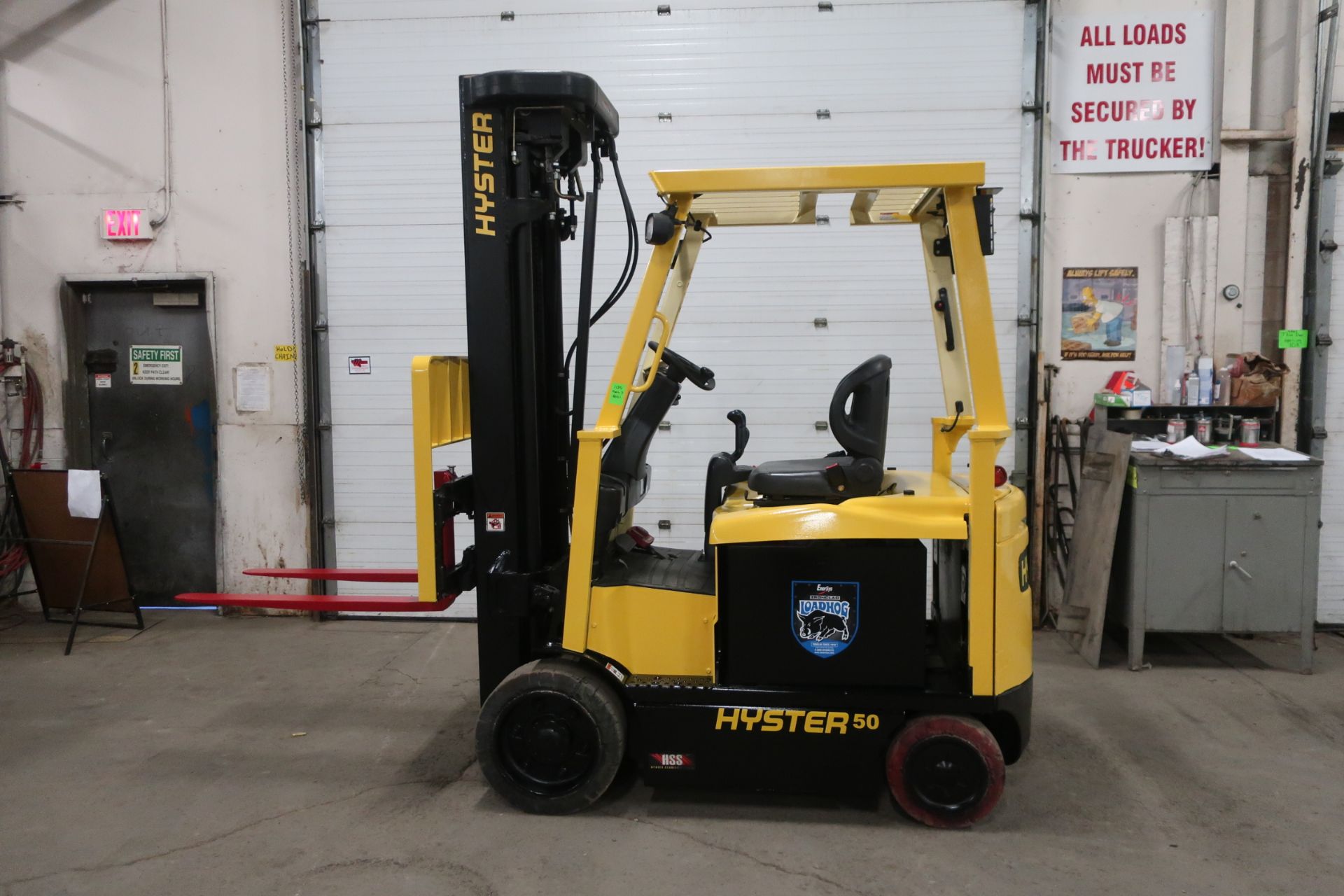 FREE CUSTOMS - 2014 Hyster 4-STAGE MAST 5000lbs Capacity Forklift Electric with sideshift & LOW