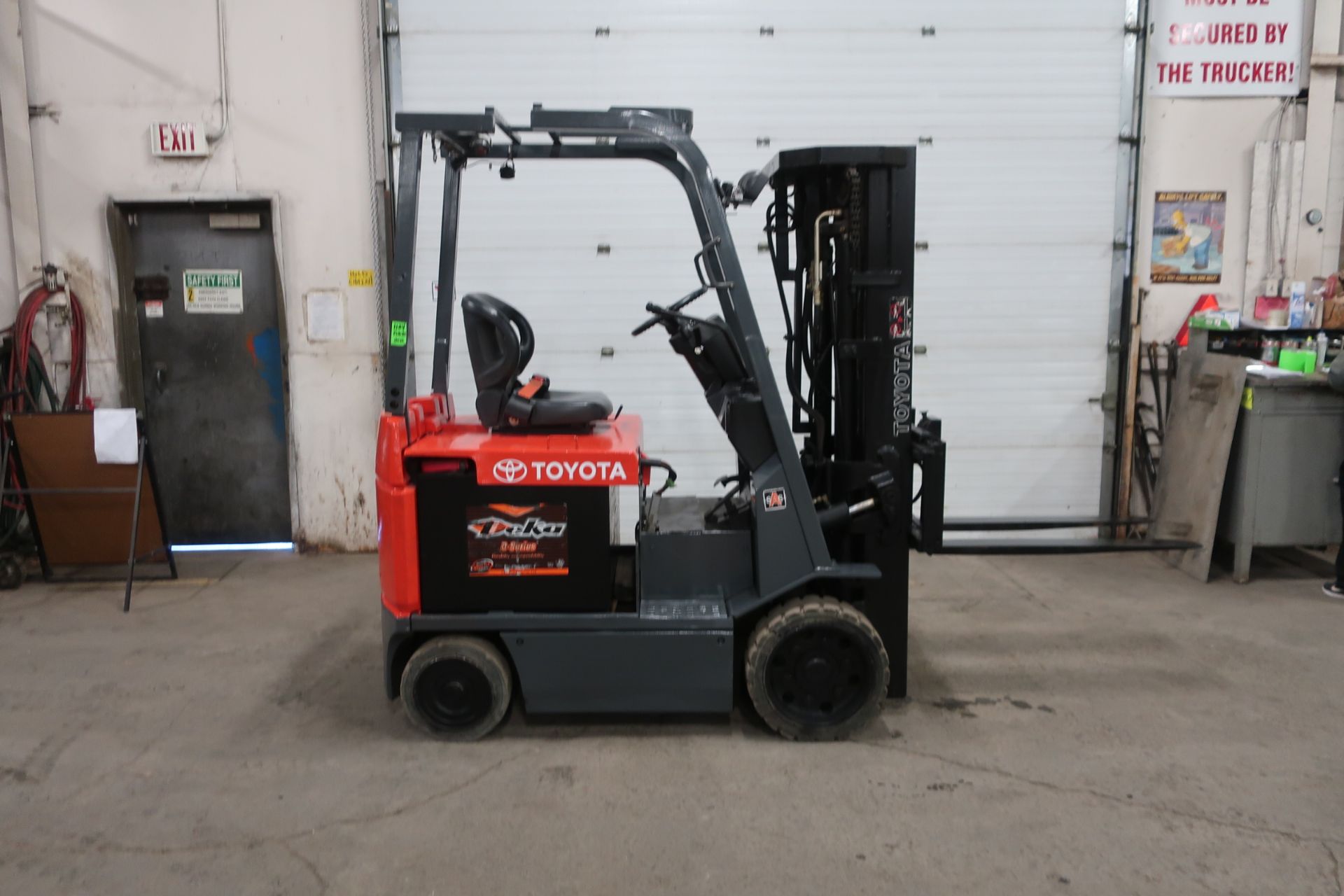 FREE CUSTOMS - Toyota 4000lbs Capacity Forklift Electric 4-stage Mast with sideshift