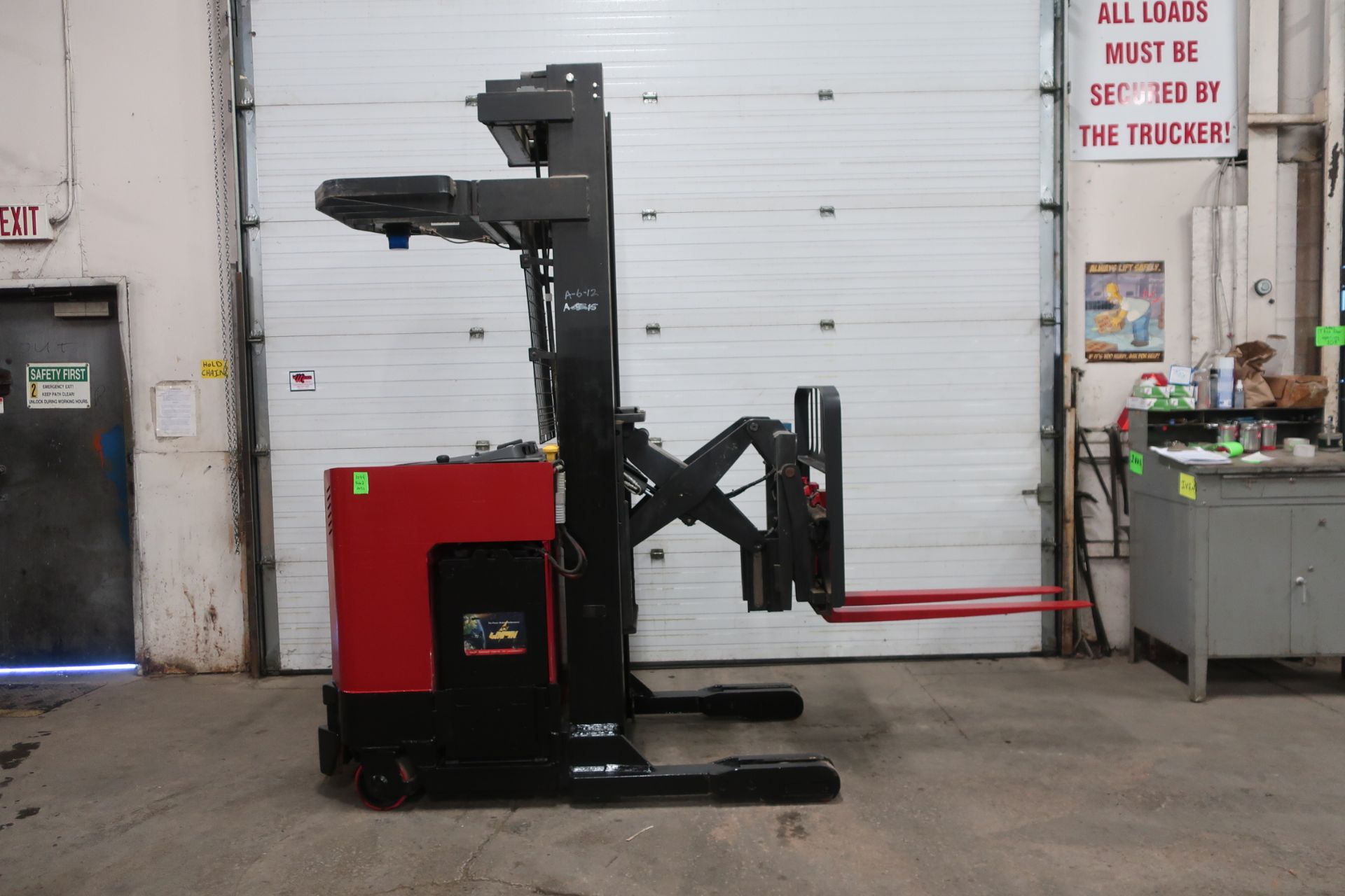 FREE CUSTOMS - 2011 Raymond Reach EXTENDED REACH Truck 4000lbs capacity with sideshift Pallet Lifter