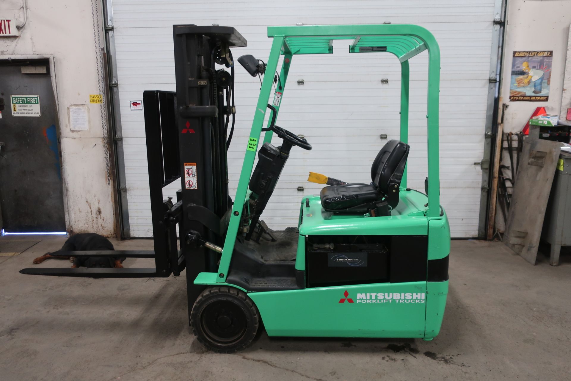 FREE CUSTOMS - Mitsubishi 3200lbs Capacity 3-wheel Forklift Electric with 3-stage mast with