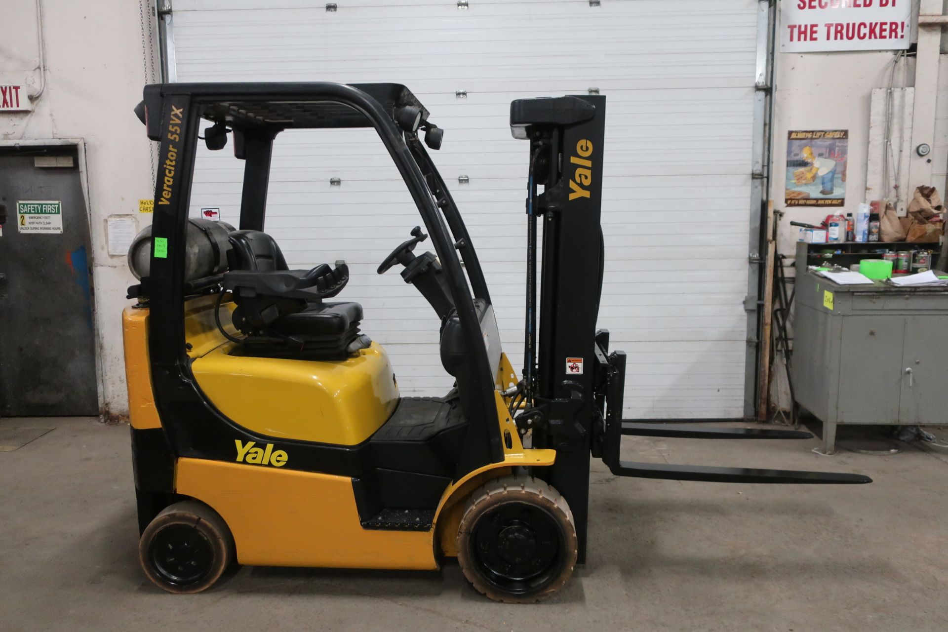 FREE CUSTOMS - 2015 Yale 5000lbs capacity LPG (propane) Forklift with 3-stage mast and sideshift (no