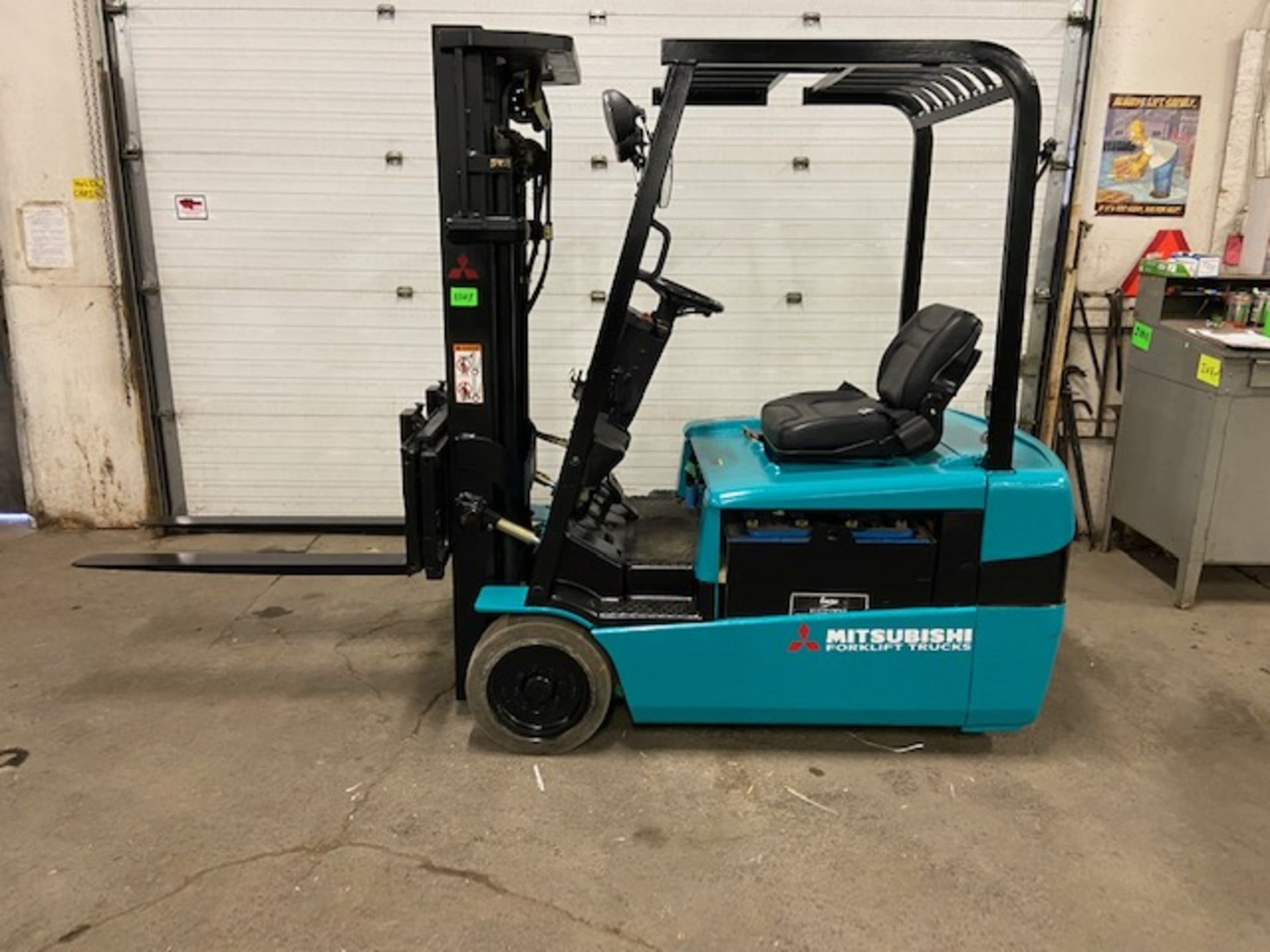 FREE CUSTOMS - Mitsubishi 4000lbs Capacity 3-wheel Forklift Electric with 3-stage mast & sideshift