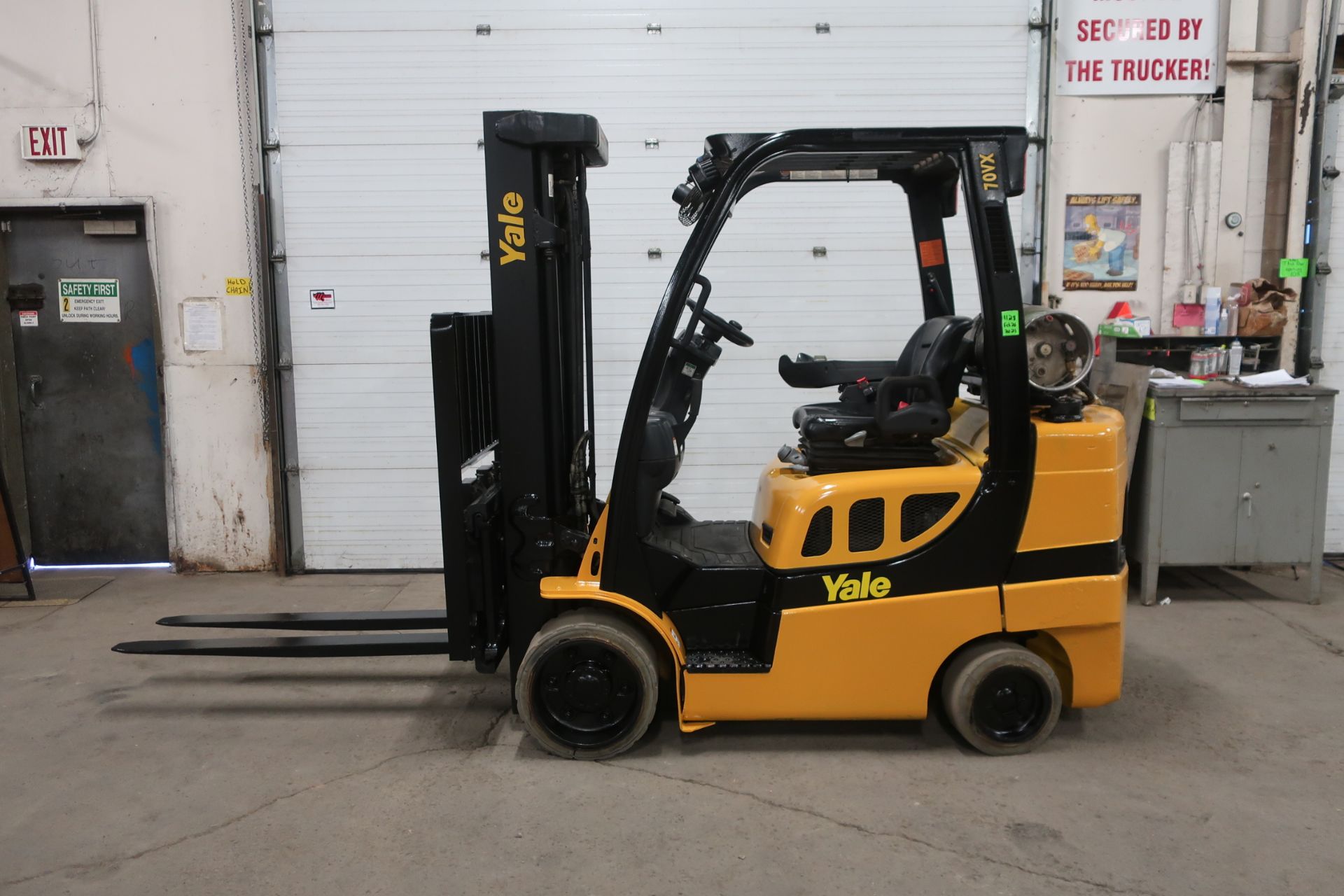 FREE CUSTOMS - 2018 Yale 7000lbs capacity LPG (propane) Forklift with 3-stage with sideshift