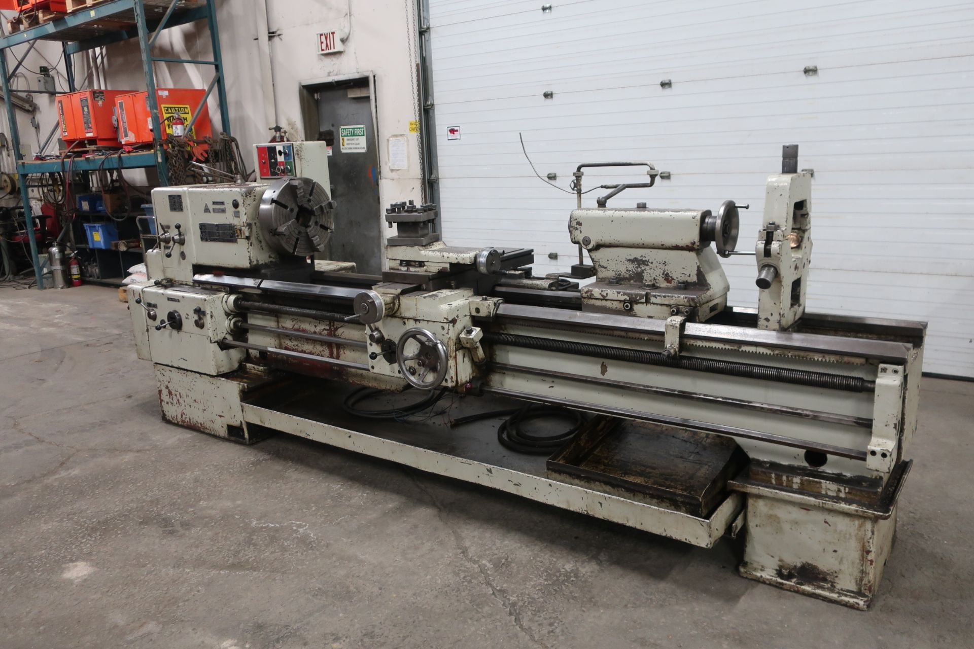 TOS Flat Bed Lathe Swing over Bed : 17.75” (554mm) Swing over Carriage : 10.5” (370mm) Swing in - Image 3 of 6