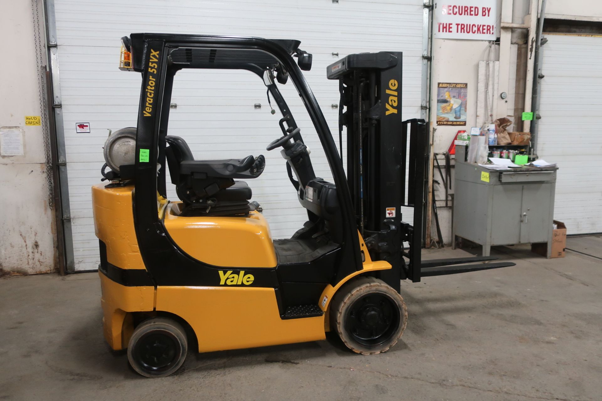 FREE CUSTOMS - 2015 Yale 5500lbs Capacity Forklift LPG (propane) with 3-stage mast with sideshift (