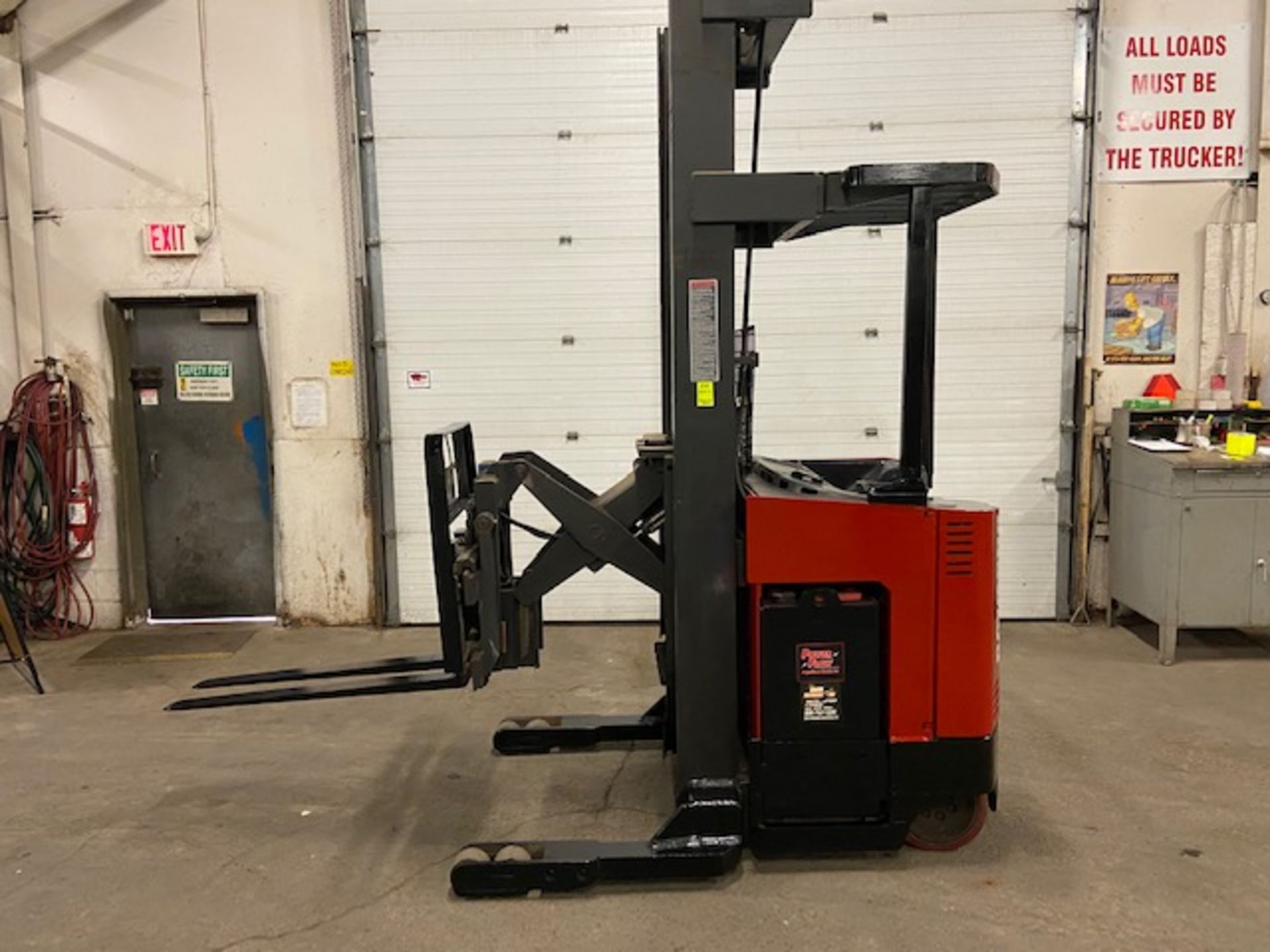 FREE CUSTOMS - Raymond Reach Truck Pallet Lifter 4000lbs capacity unit 36V electric with sideshift