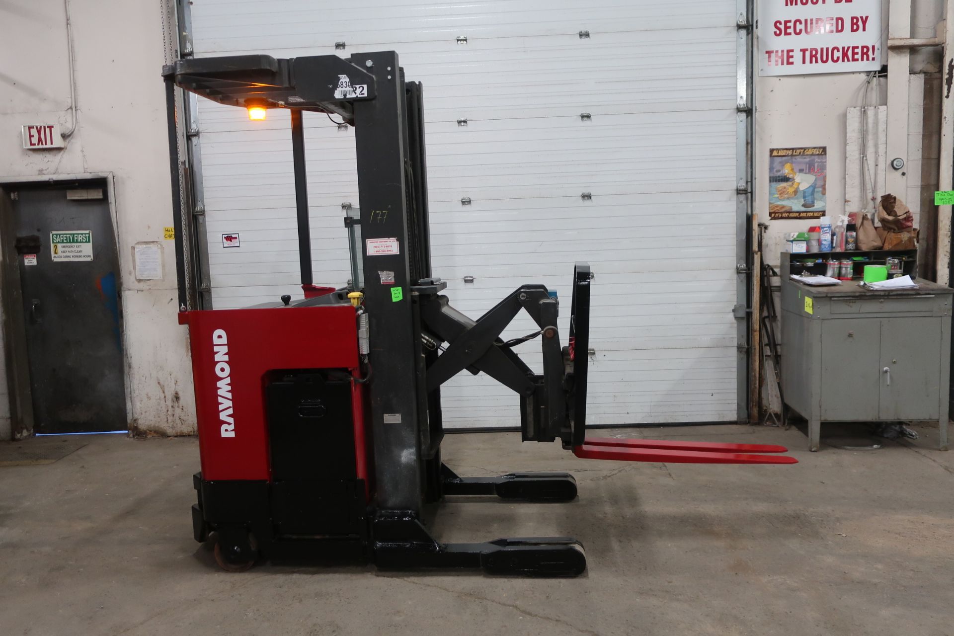FREE CUSTOMS - 2012 Raymond Reach Truck Pallet Lifter 5000lbs capacity REACH TRUCK electric with