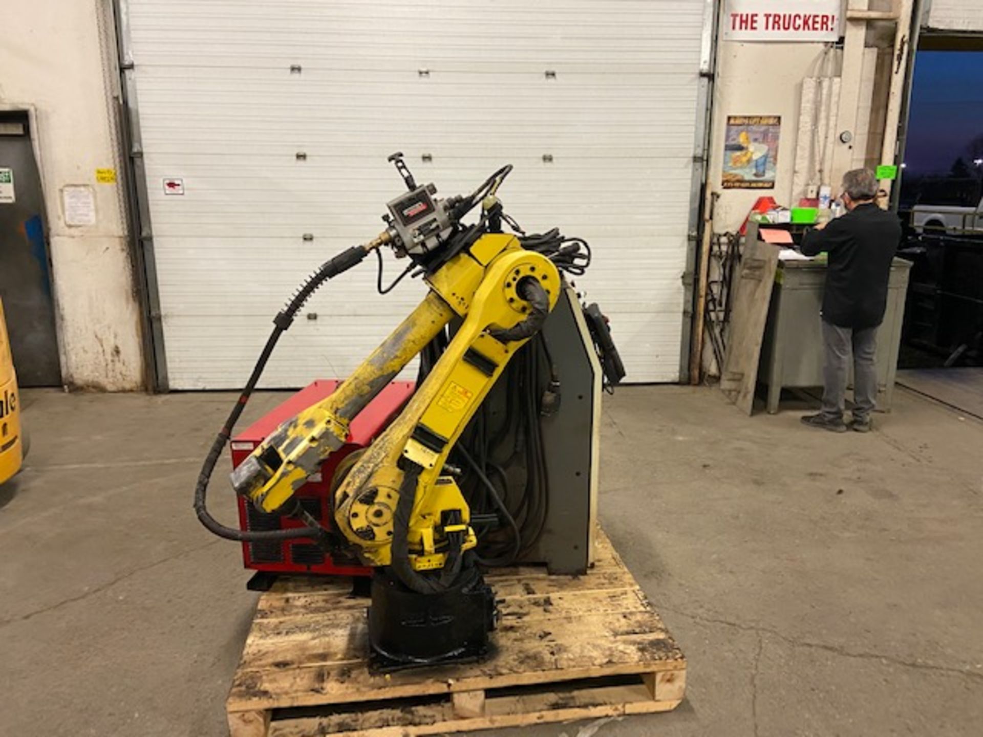 2008 Fanuc Arcmate 120iB / 10L Welding Robot with System FULLY TESTED with R30iA Controller, teach