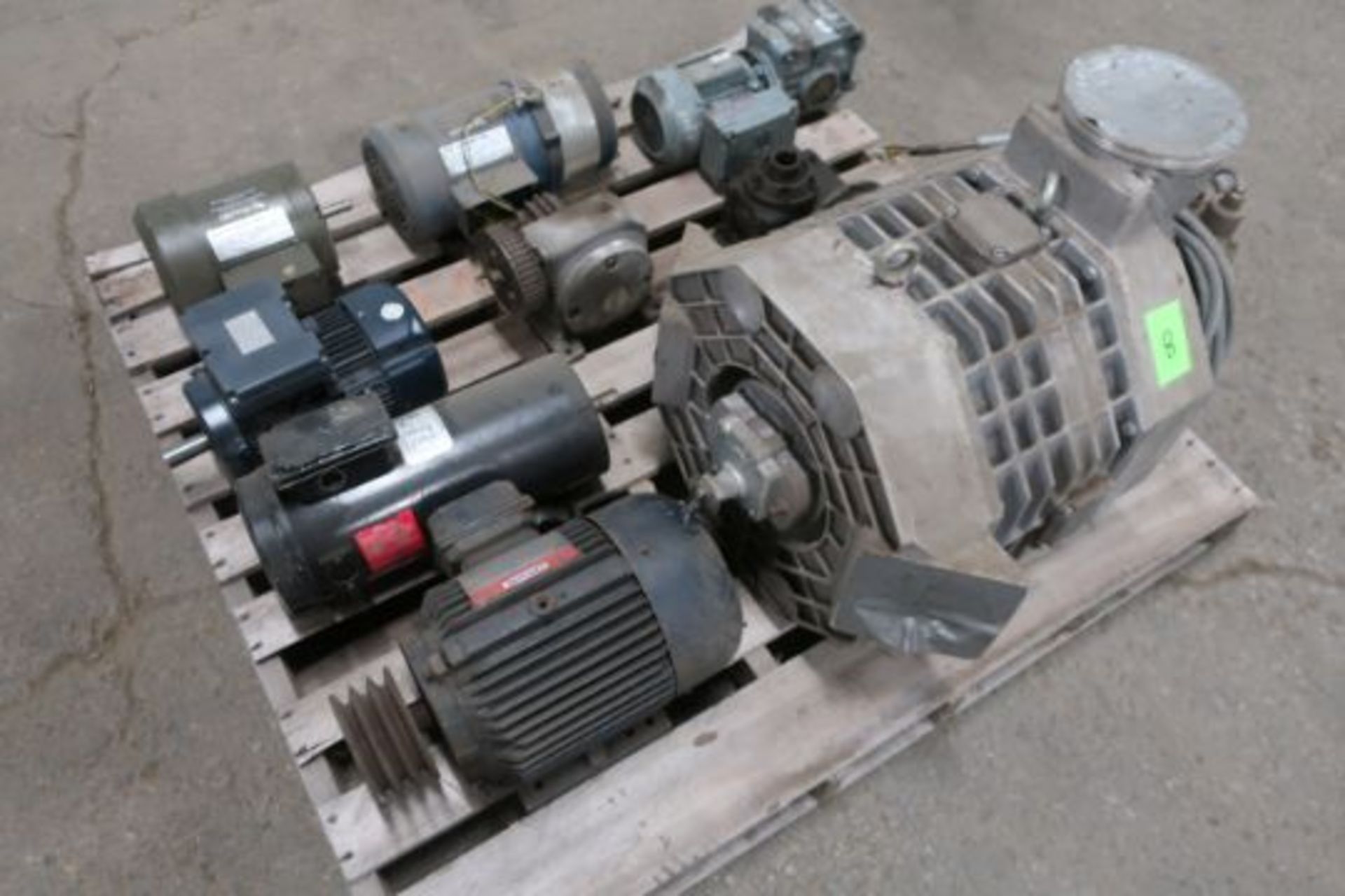 Lot of 8 (8 units) Electrical Motors and Gears