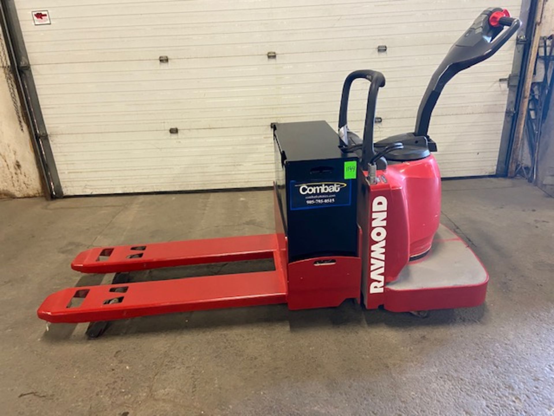 2006 Raymond Stand on Electric Ride on Powered Pallet Cart Walkie Lift 6000lbs capacity with LOW