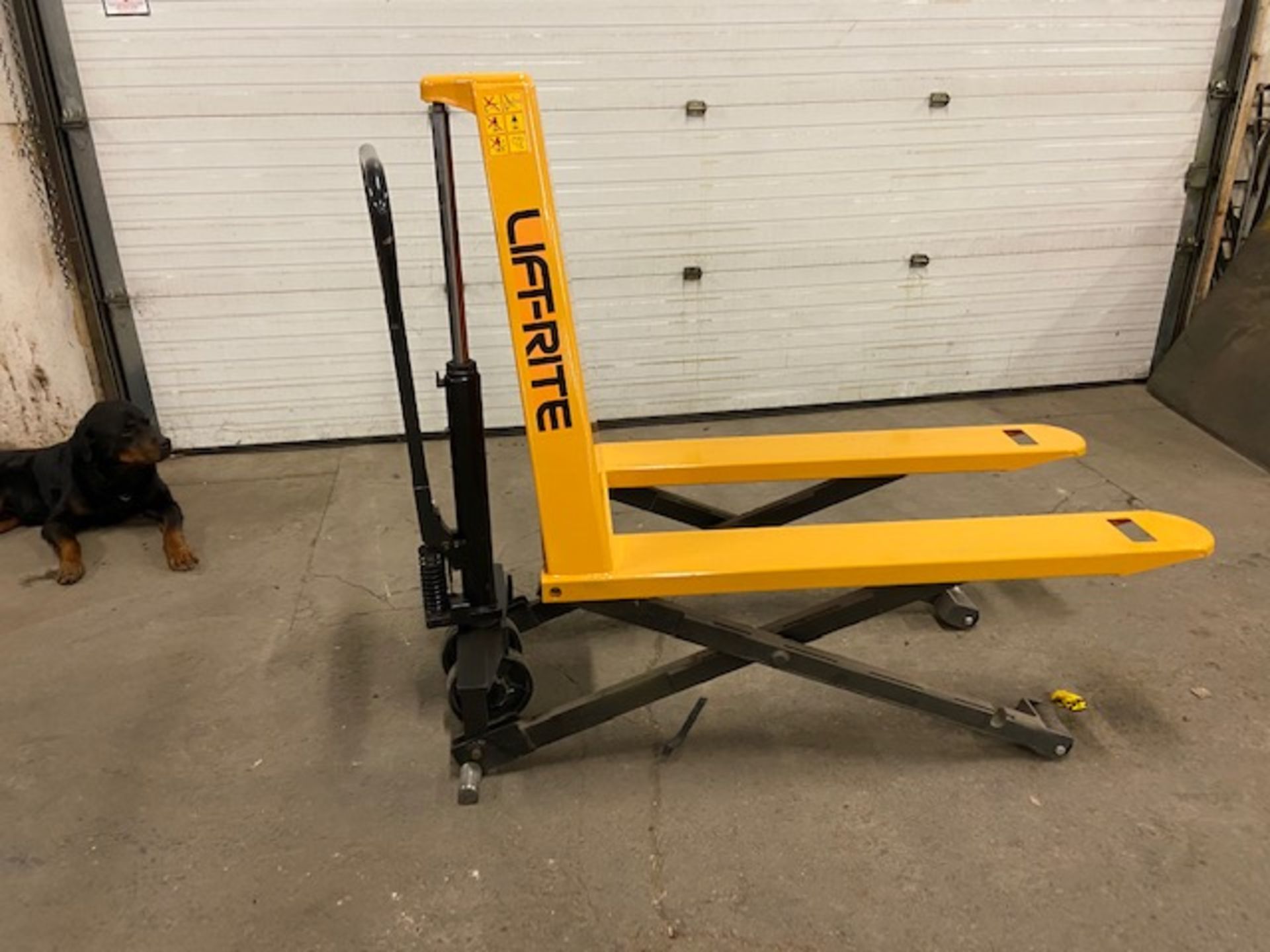 Lift-Rite Hydraulic Pump Cart with 30" Lift height MINT