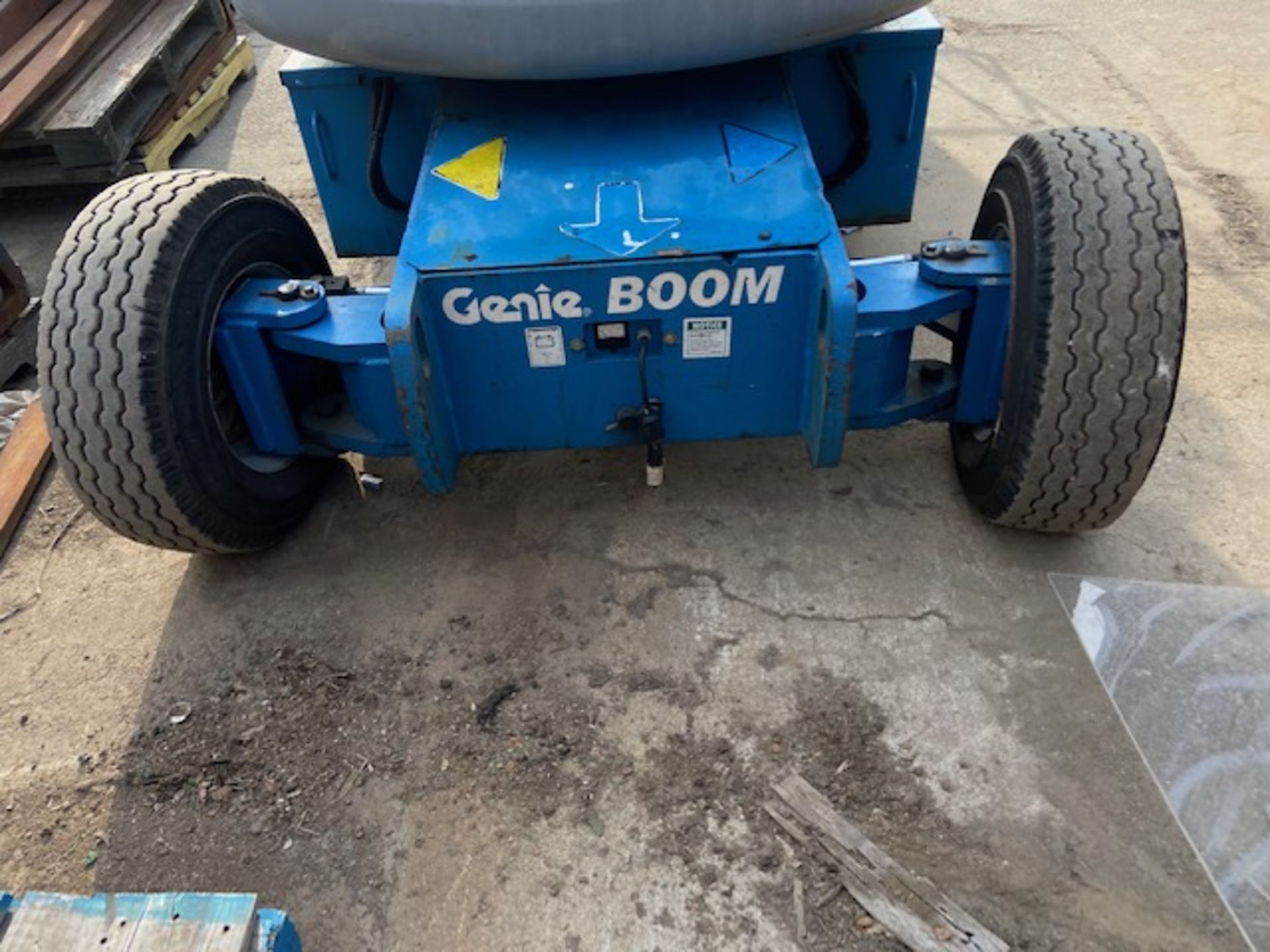 FREE CUSTOMS MINT 2006 Genie Zoom Boom Articulating Lift model Z45/25 45' height Electric LOW HOURS - Image 4 of 4